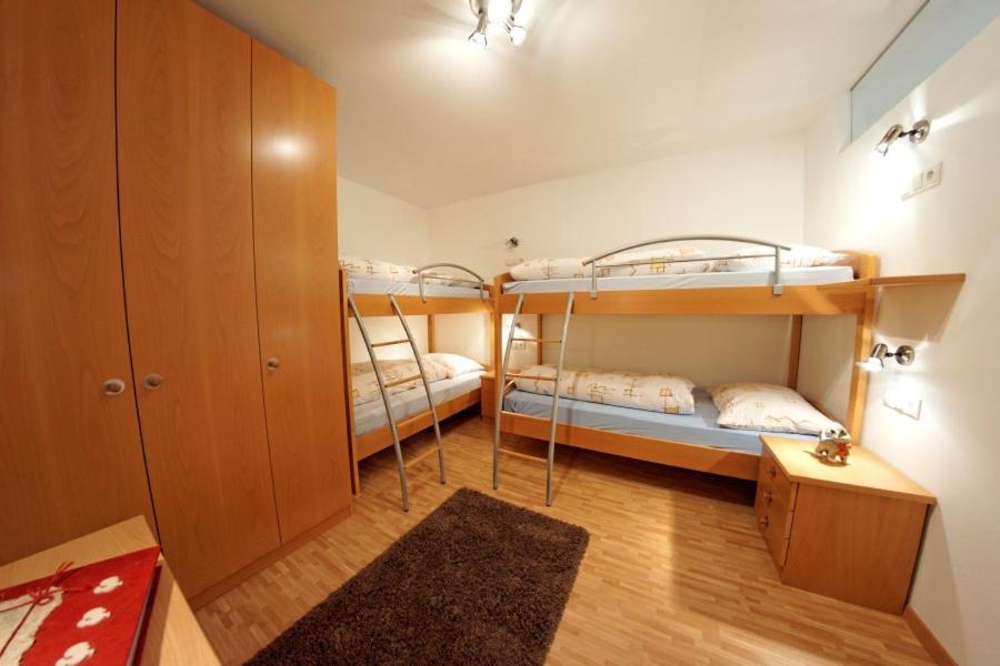 Apartment with Mountain View - Photo 2