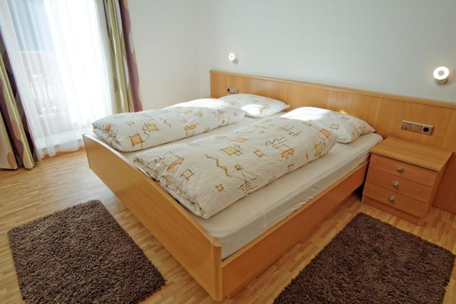 Apartment with Mountain View - Photo 1