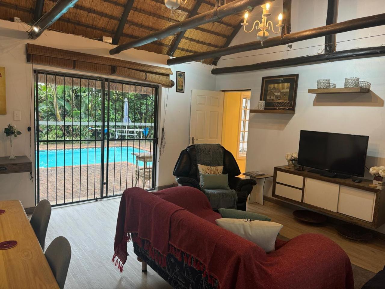 Two-Bedroom Apartment with Pool View photo 1