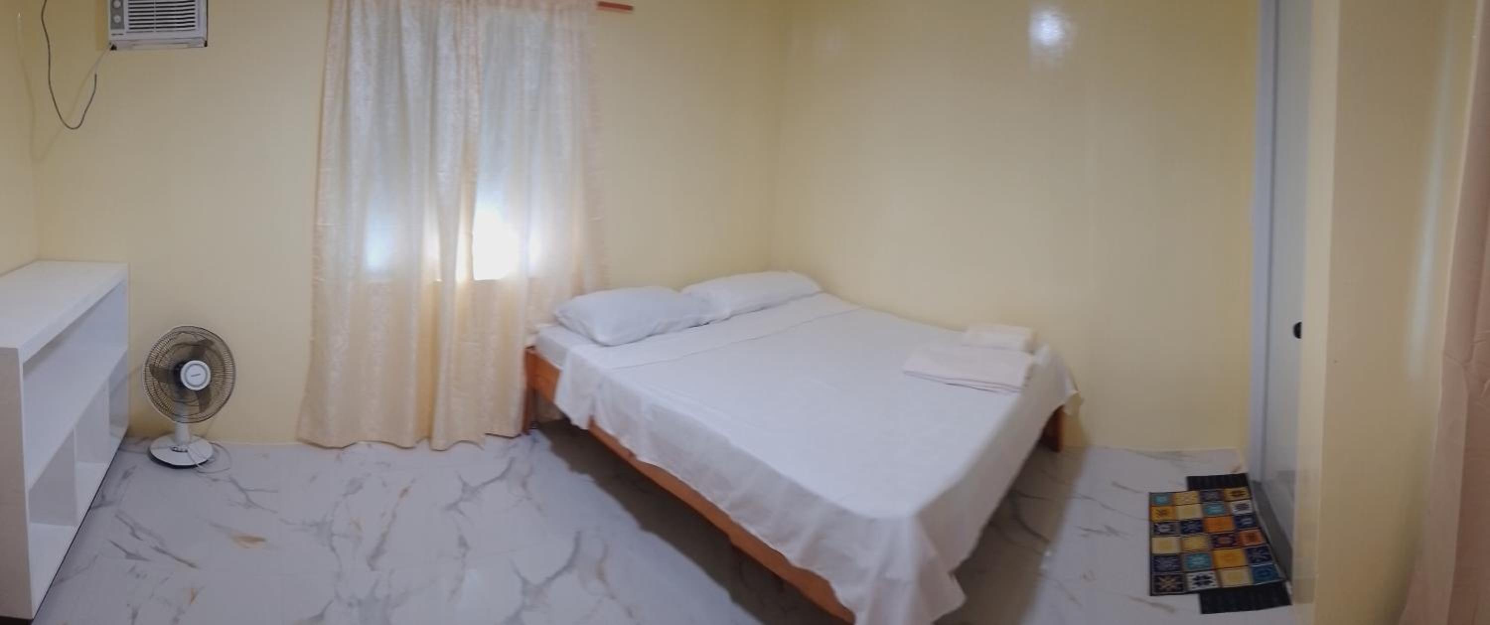 Queen Room photo 1