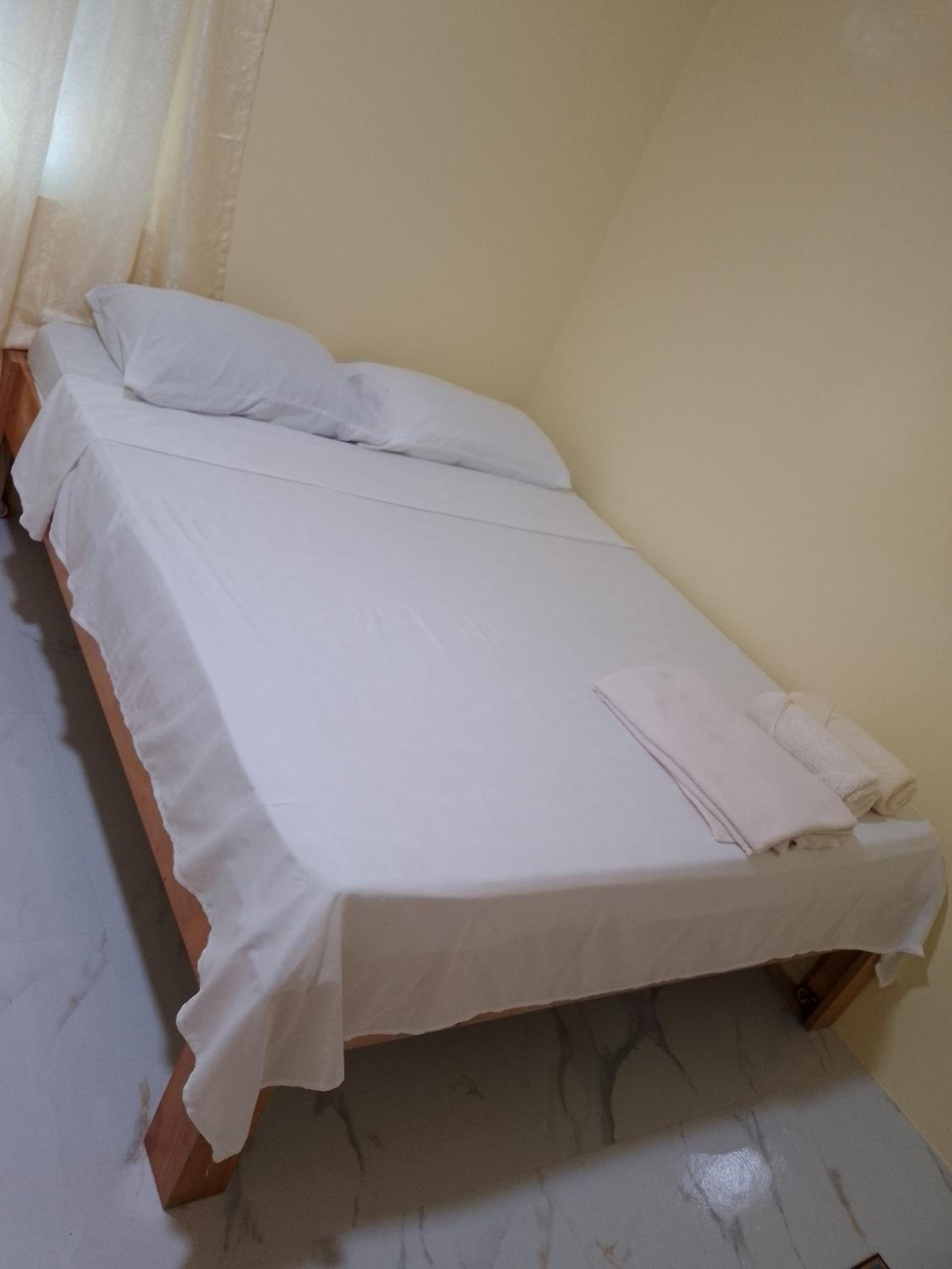 Queen Room photo 2