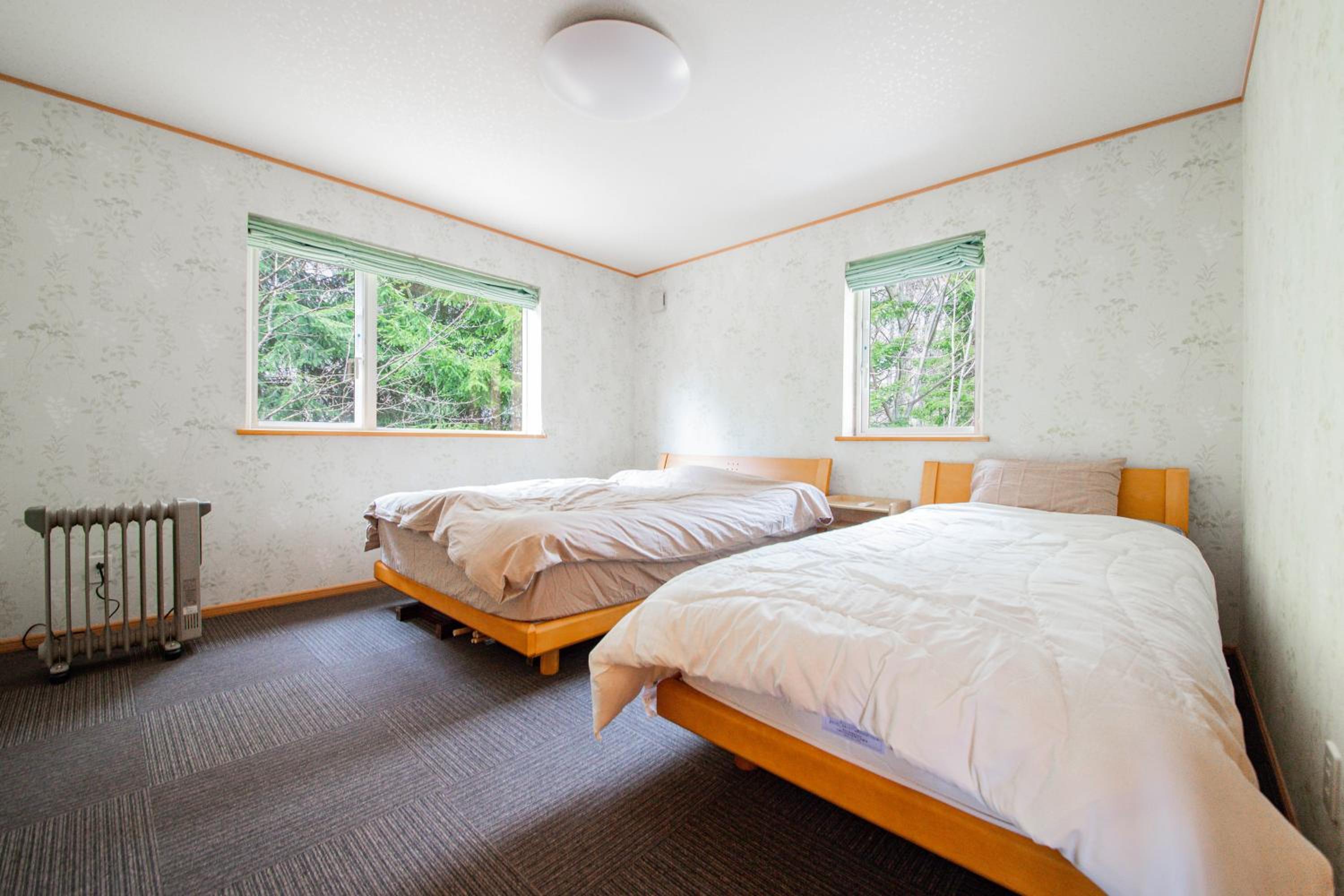 Three-Bedroom House photo 3