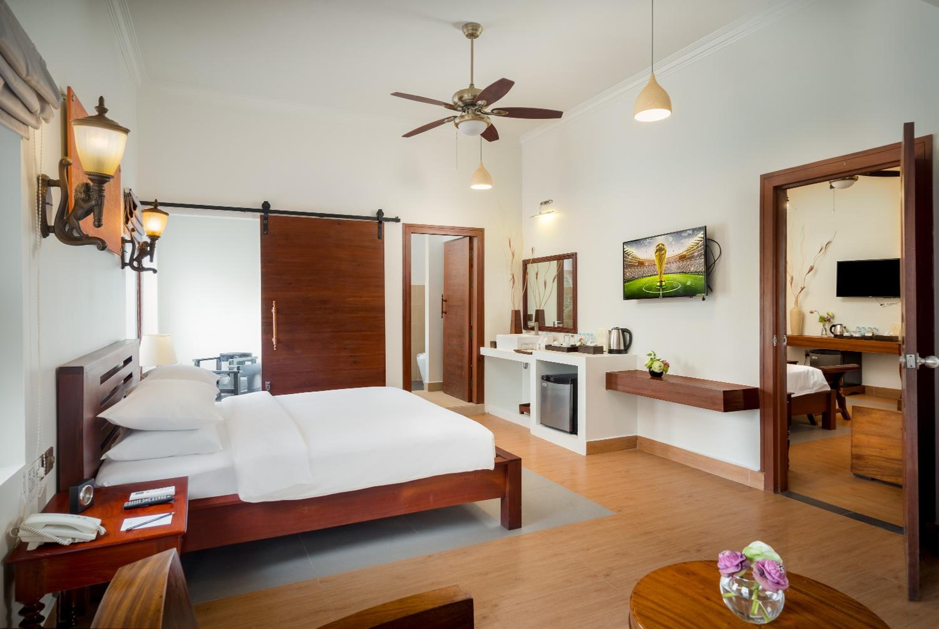 Two-Bedroom Villa - Photo 2