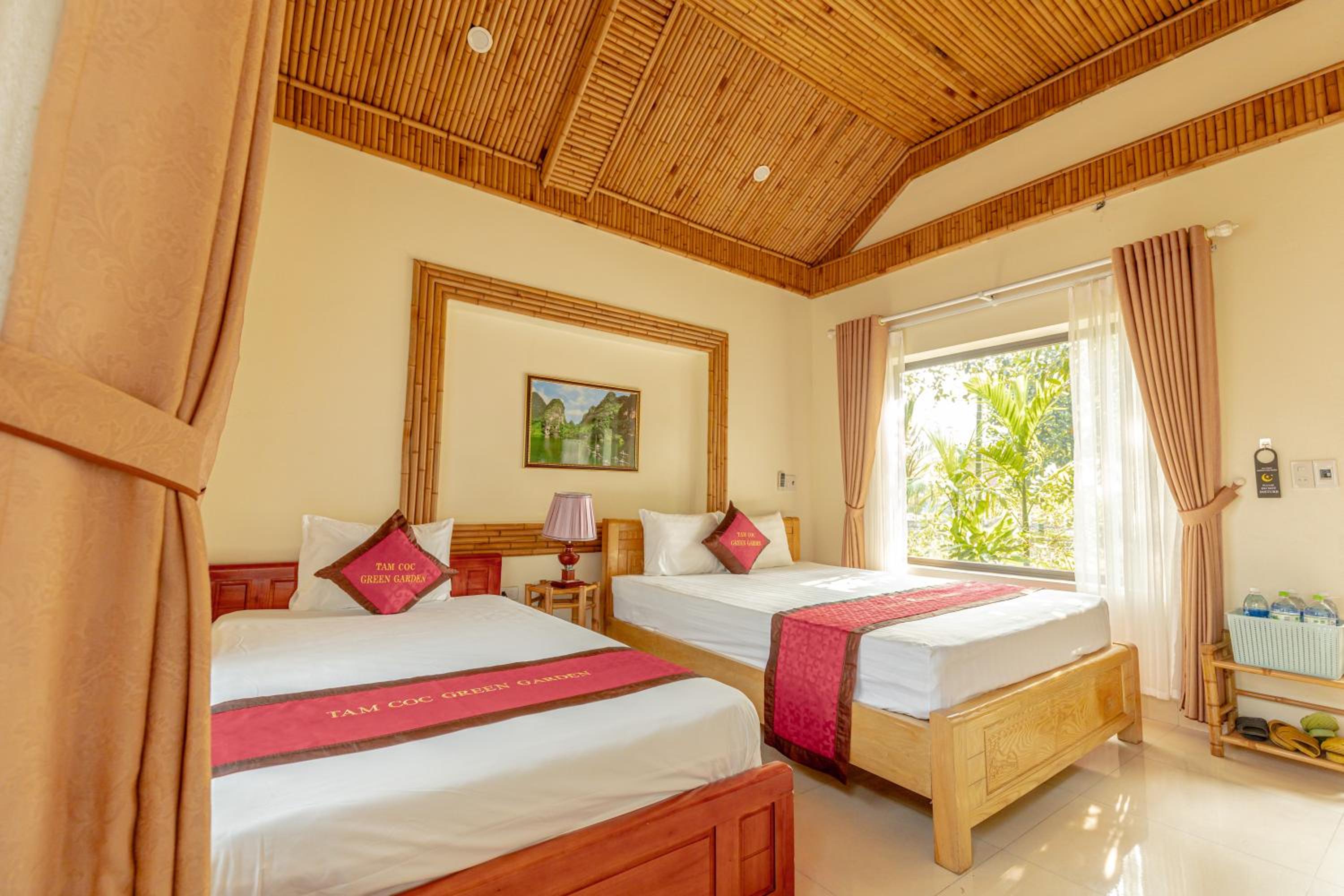 Twin Room with Pool View photo 2