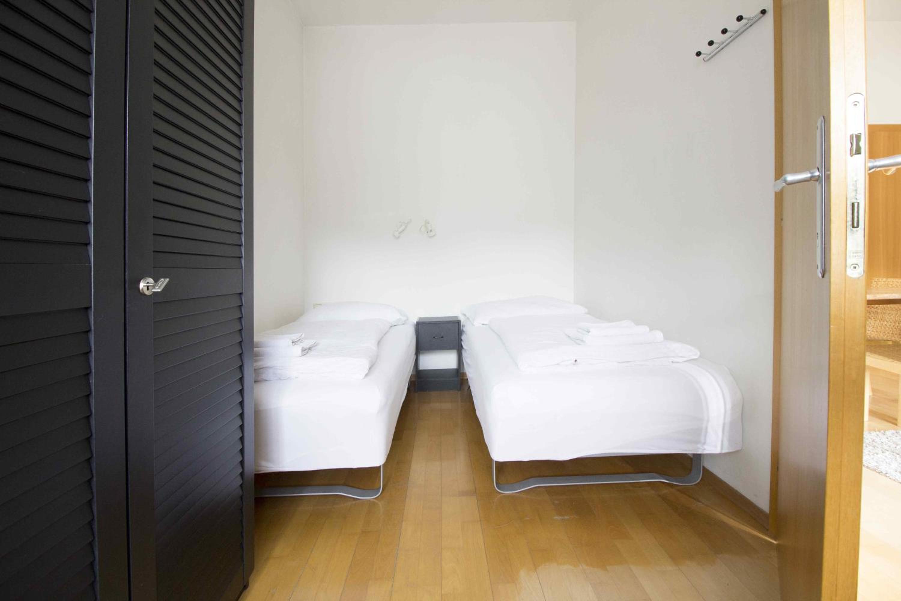 Two-Bedroom Apartment with Balcony photo 2