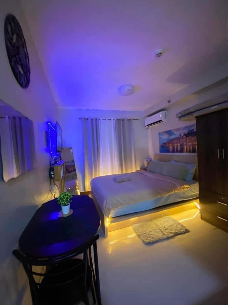 Studio with Balcony