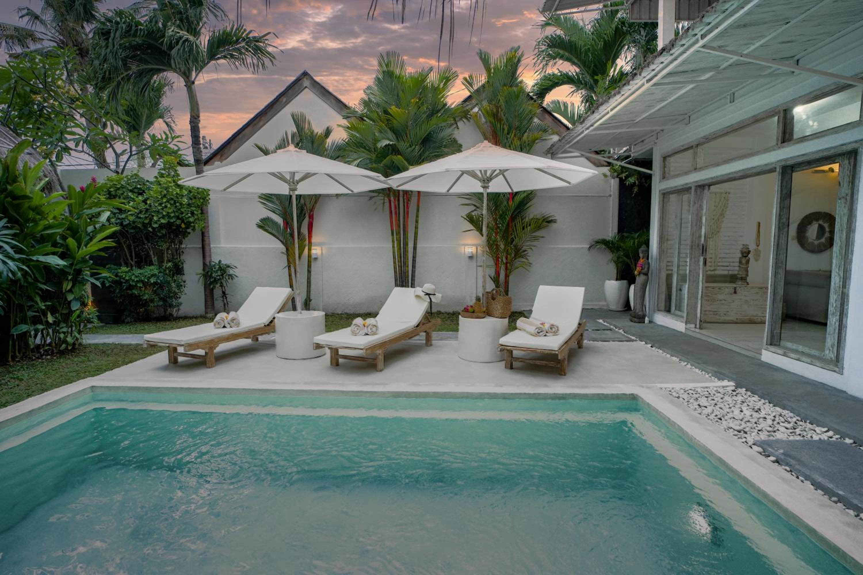 Three-Bedroom Villa - Photo 12