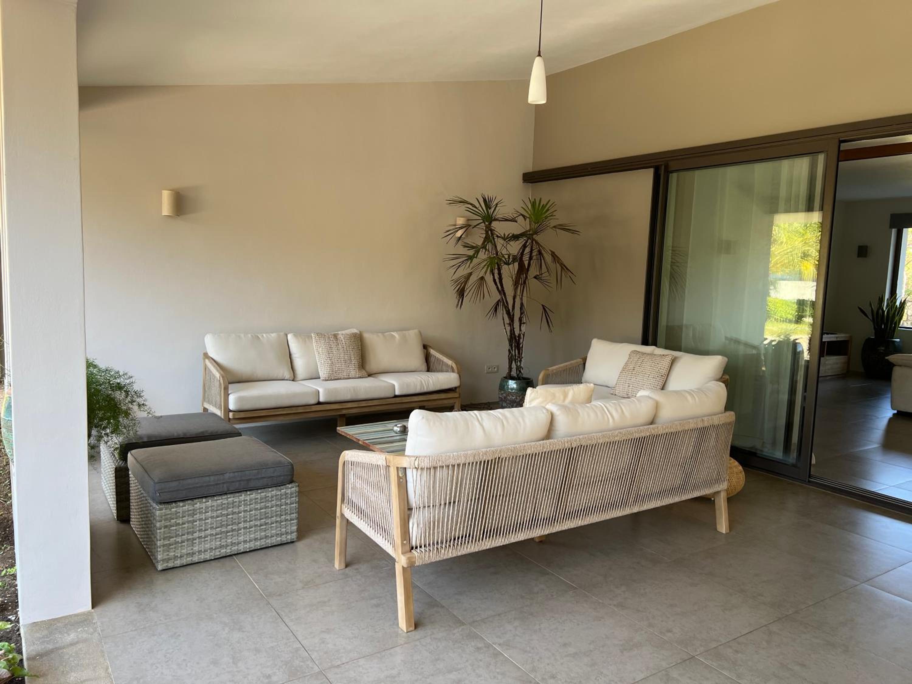 Villa photo 2