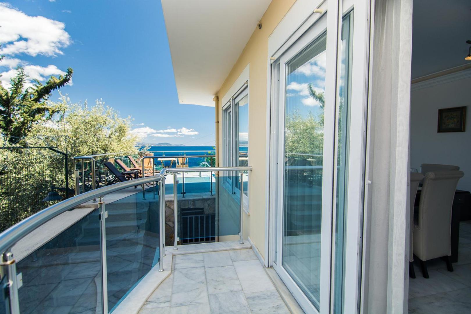Apartment with Sea View photo 2