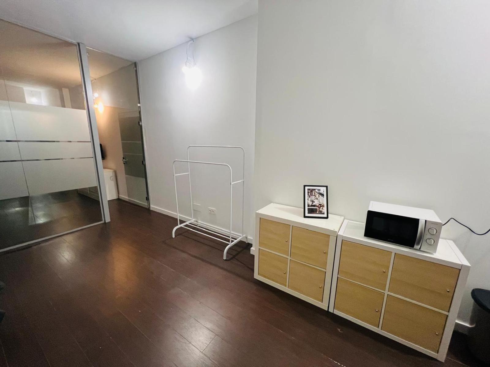 One-Bedroom Apartment photo 3