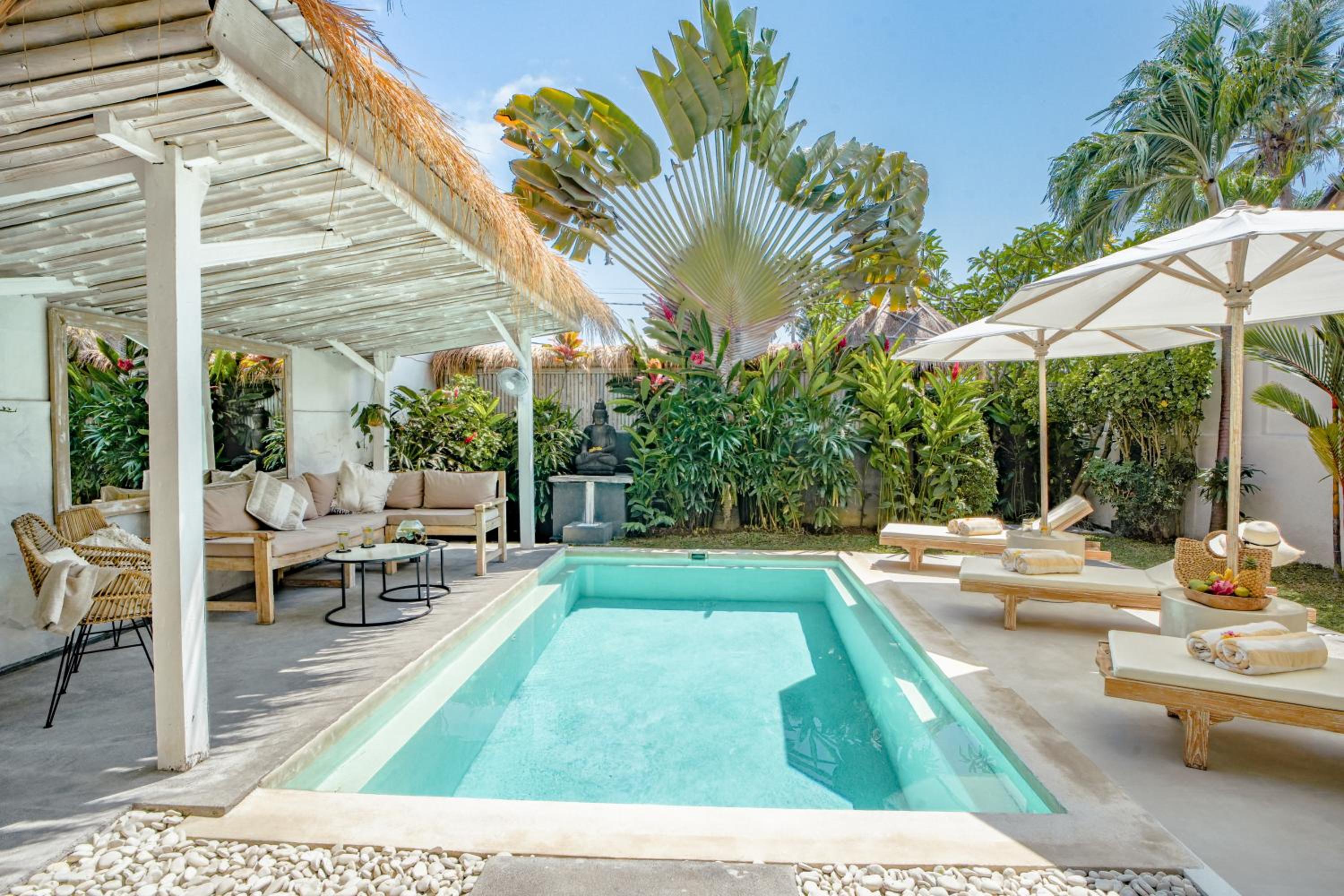Three-Bedroom Villa - Photo 8