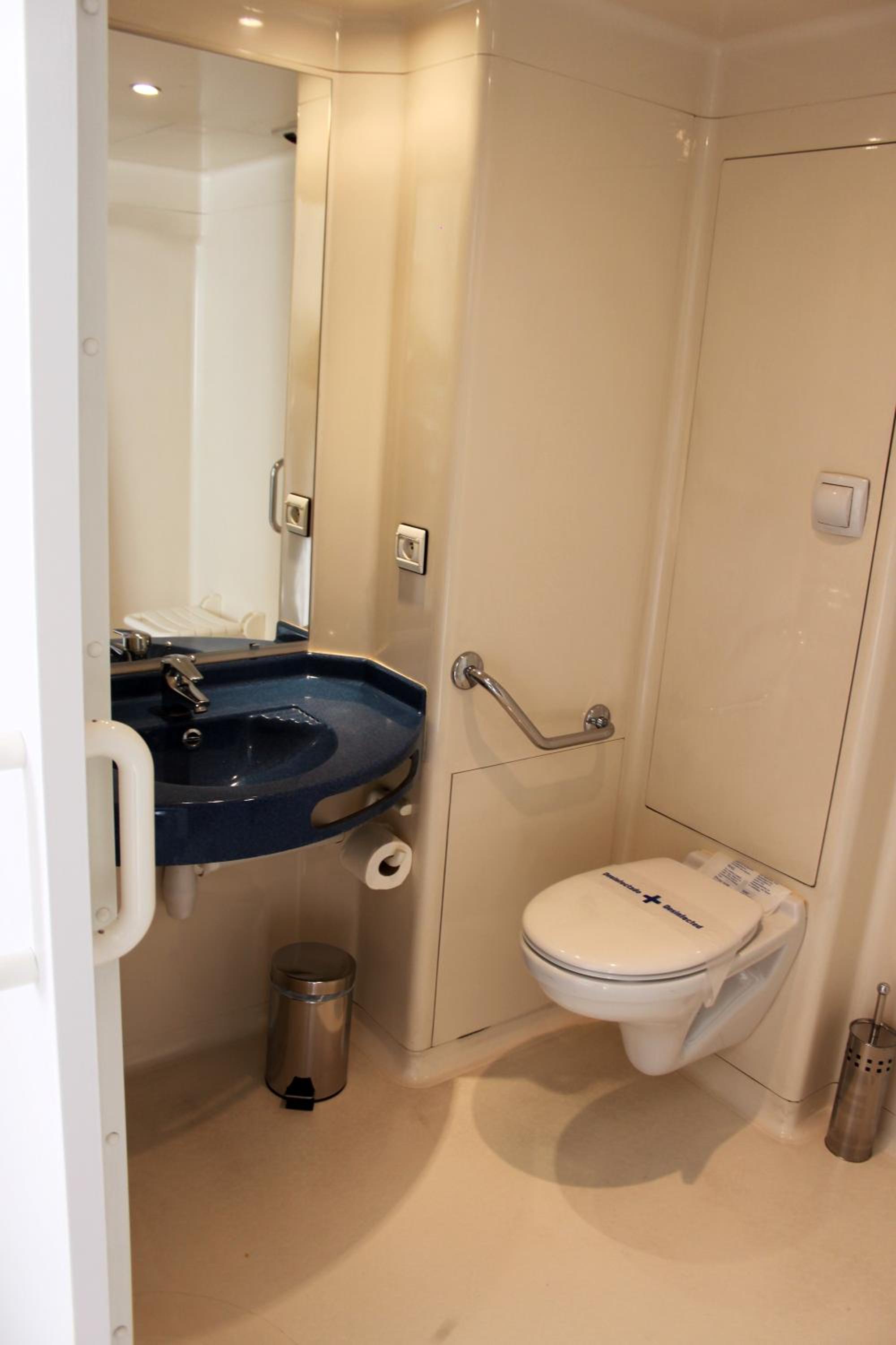 Quadruple Room photo 2
