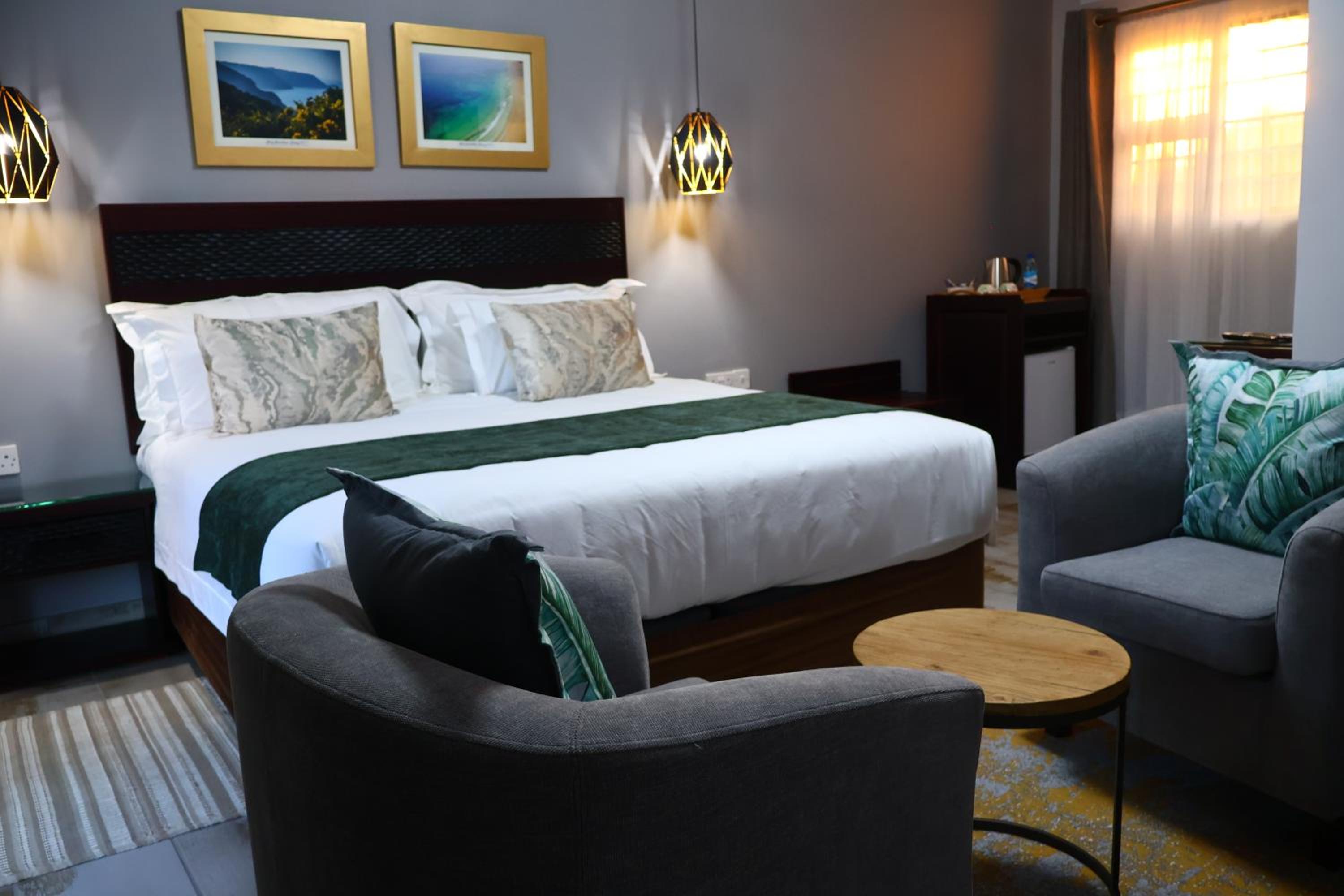 Standard King Room photo 1
