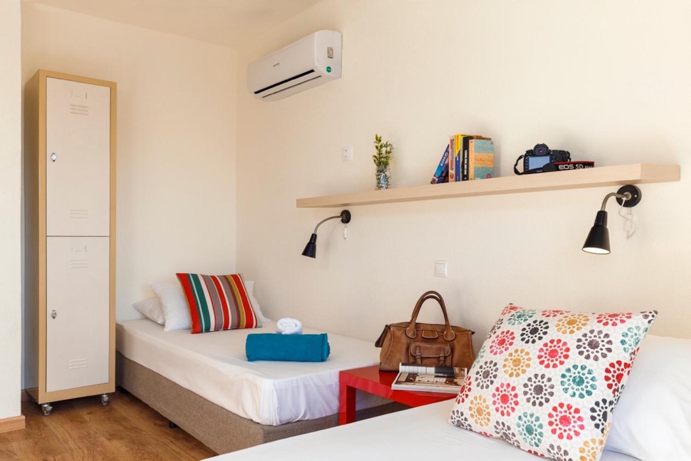 Bed in 6-Bed Dormitory Room photo 1