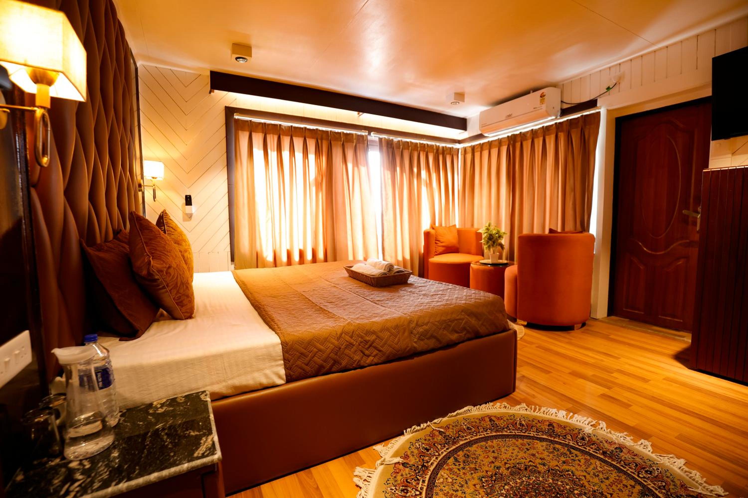 Deluxe Room - Photo 6