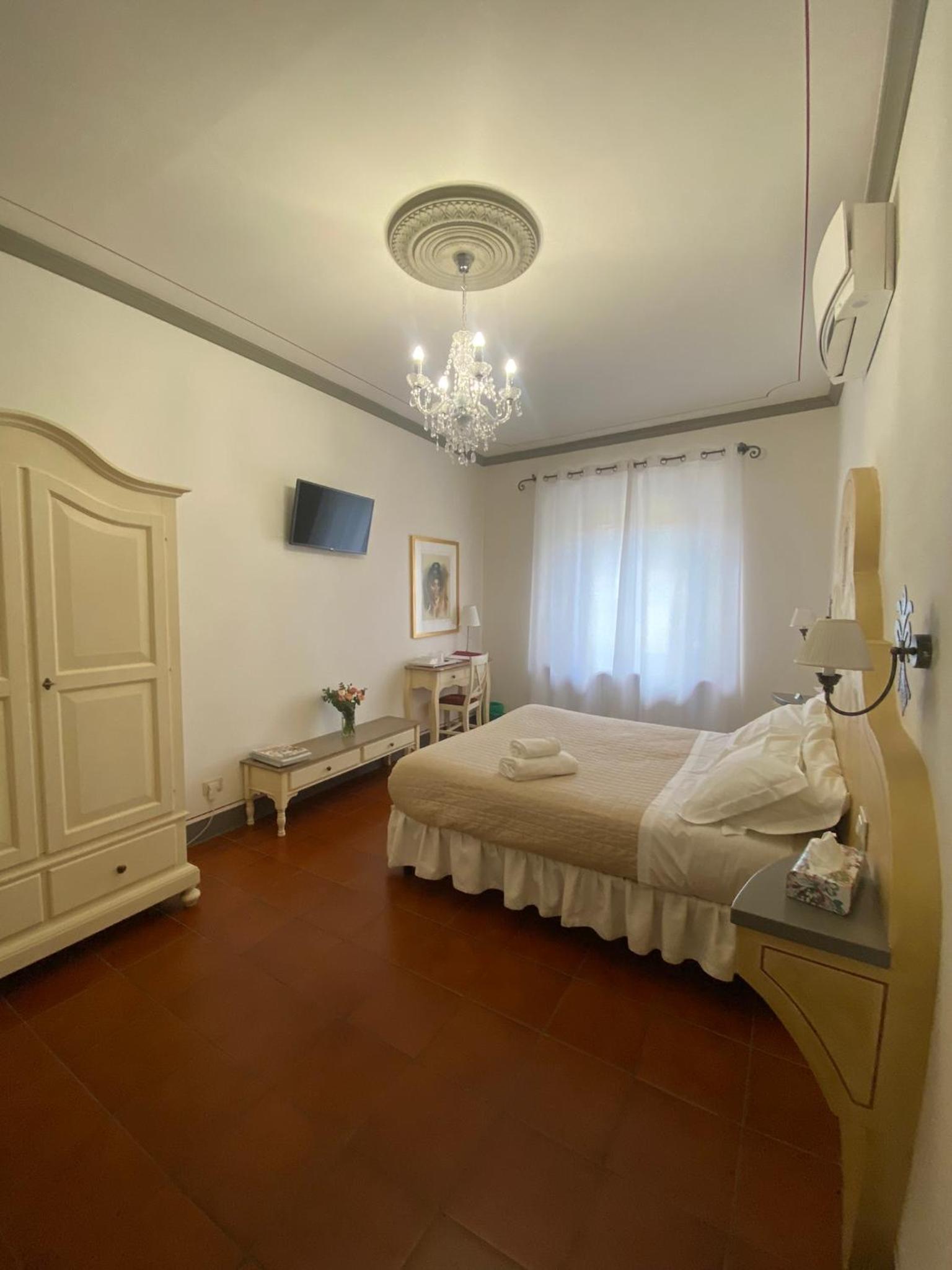 Superior Quadruple Room - Photo 1