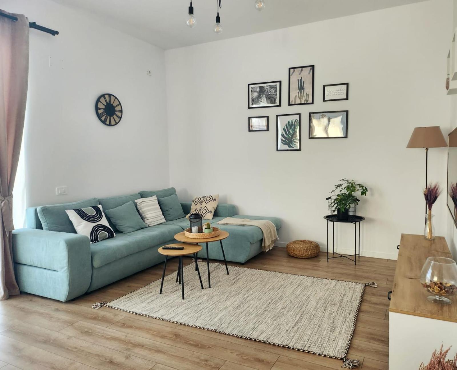 Three-Bedroom House photo 3
