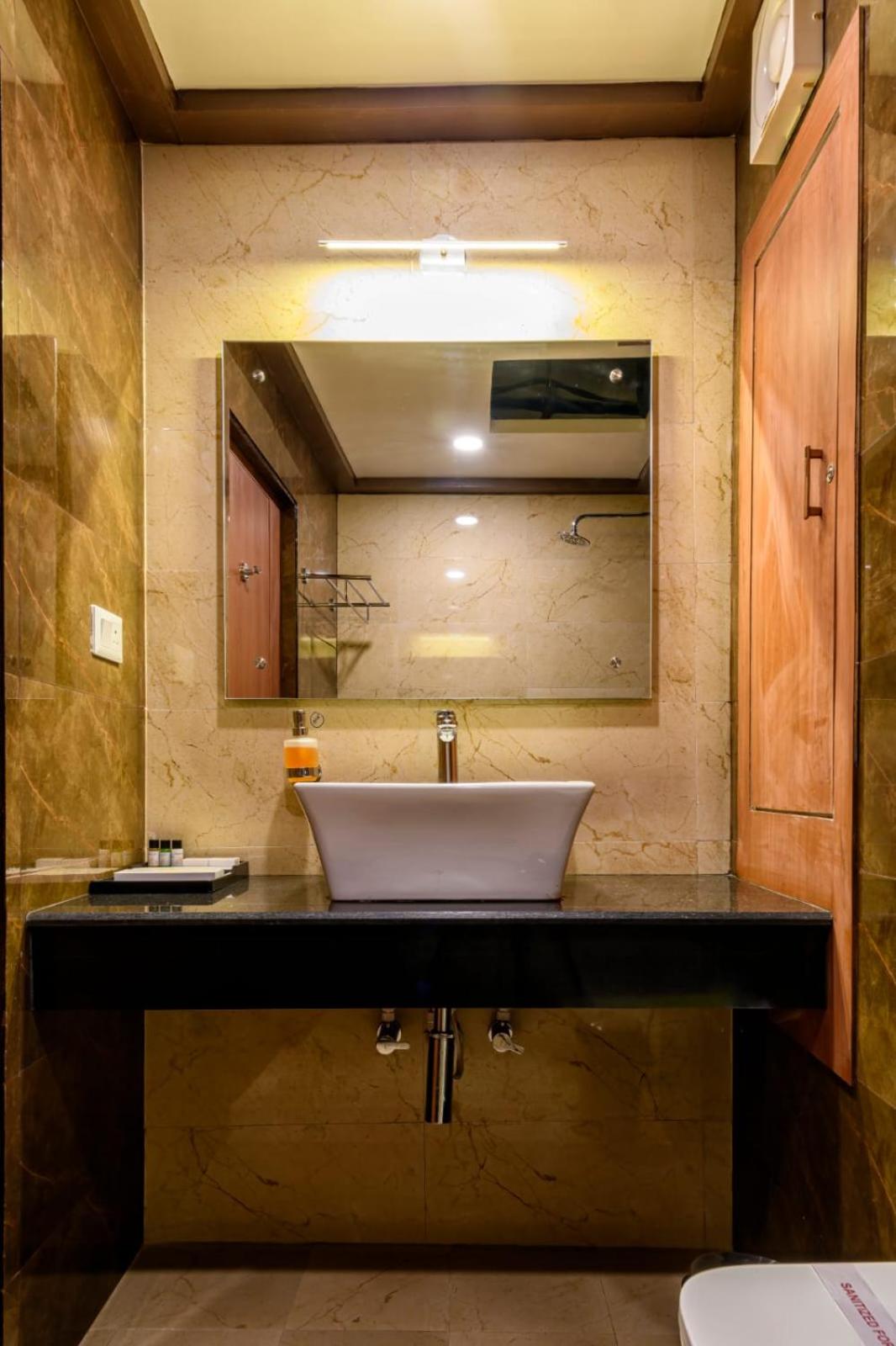 Superior Deluxe Double Or Twin Room  photo 3