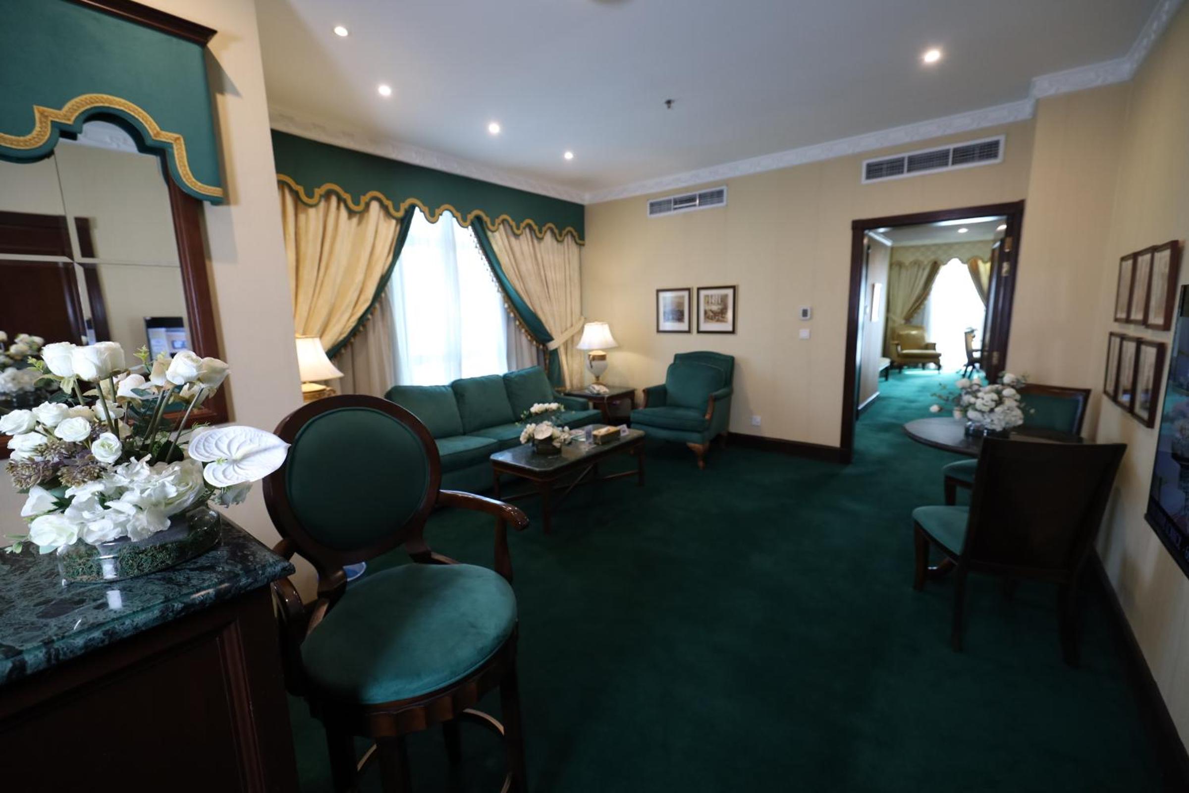 Deluxe Suite