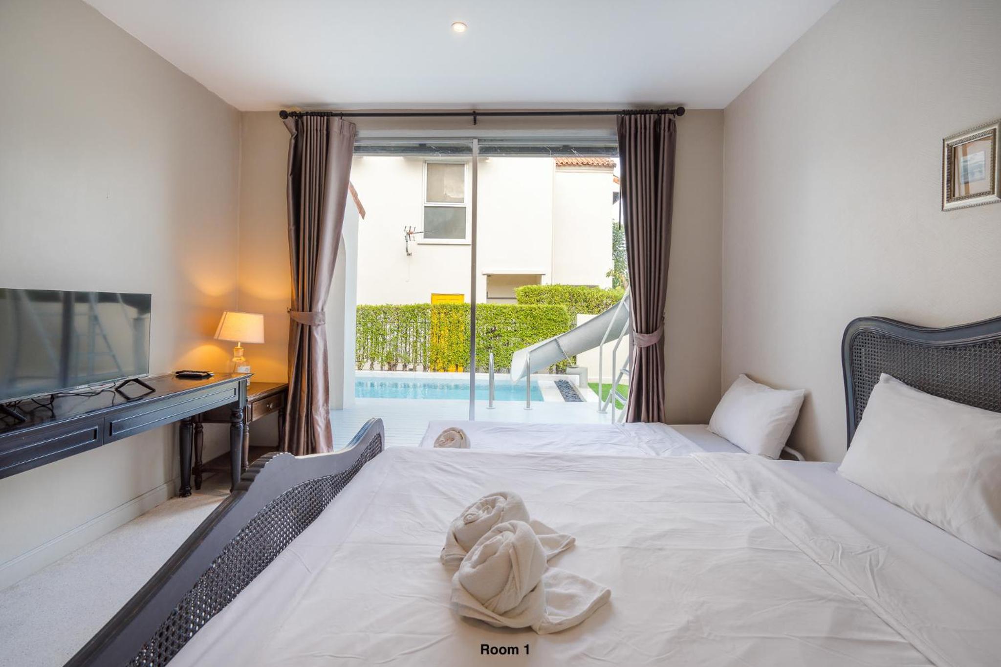 Villa with Garden View - Photo 20