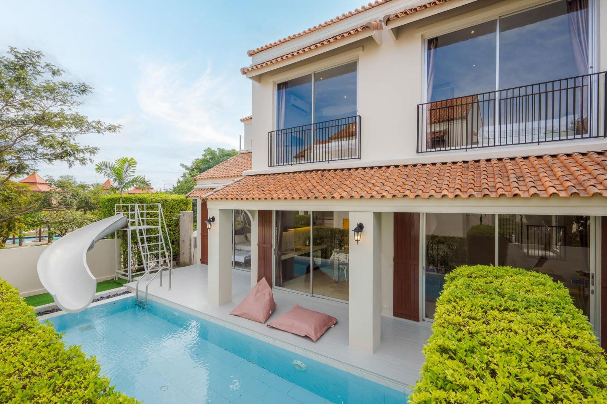 Villa with Garden View - Photo 12