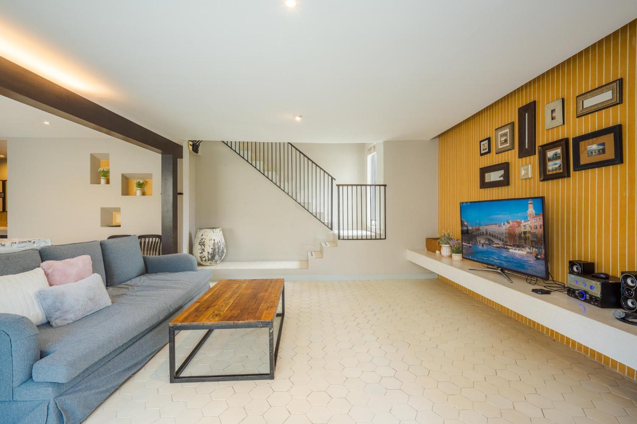 Villa with Garden View - Photo 11