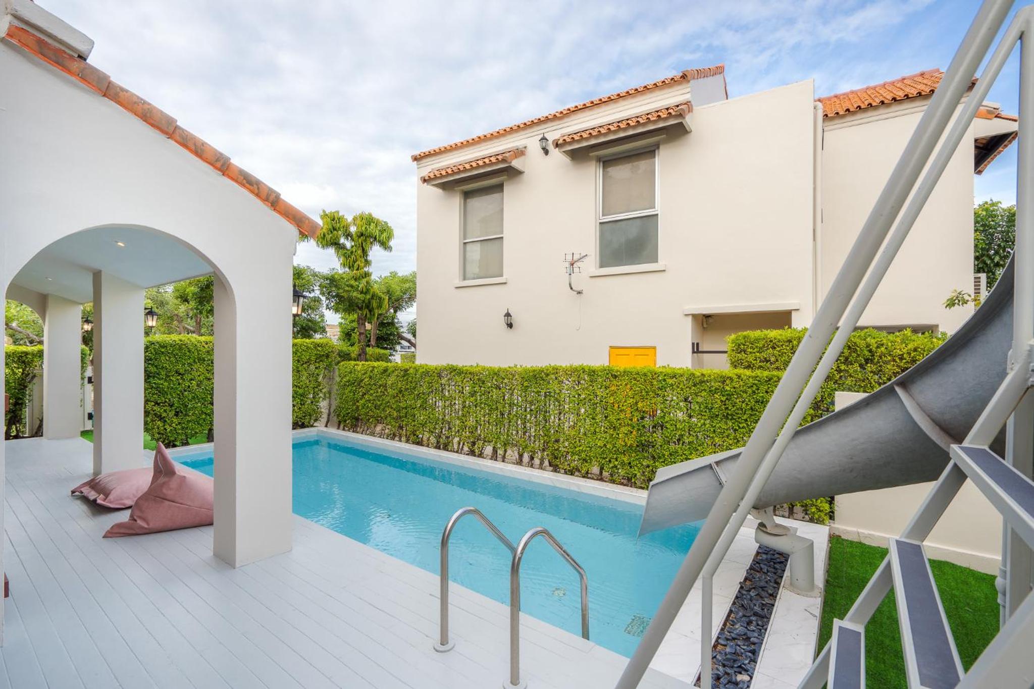 Villa with Garden View - Photo 35
