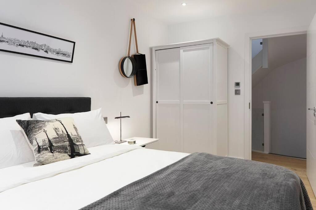 Three-Bedroom Townhouse photo 2