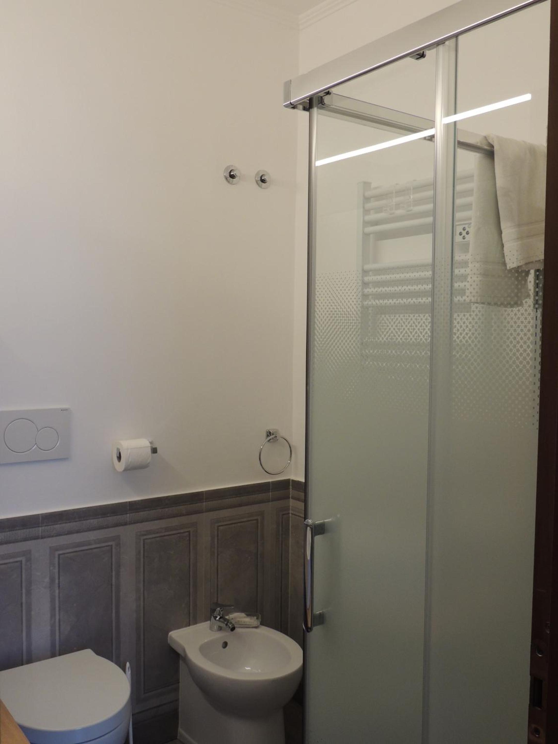 Double Room with Private Bathroom photo 3