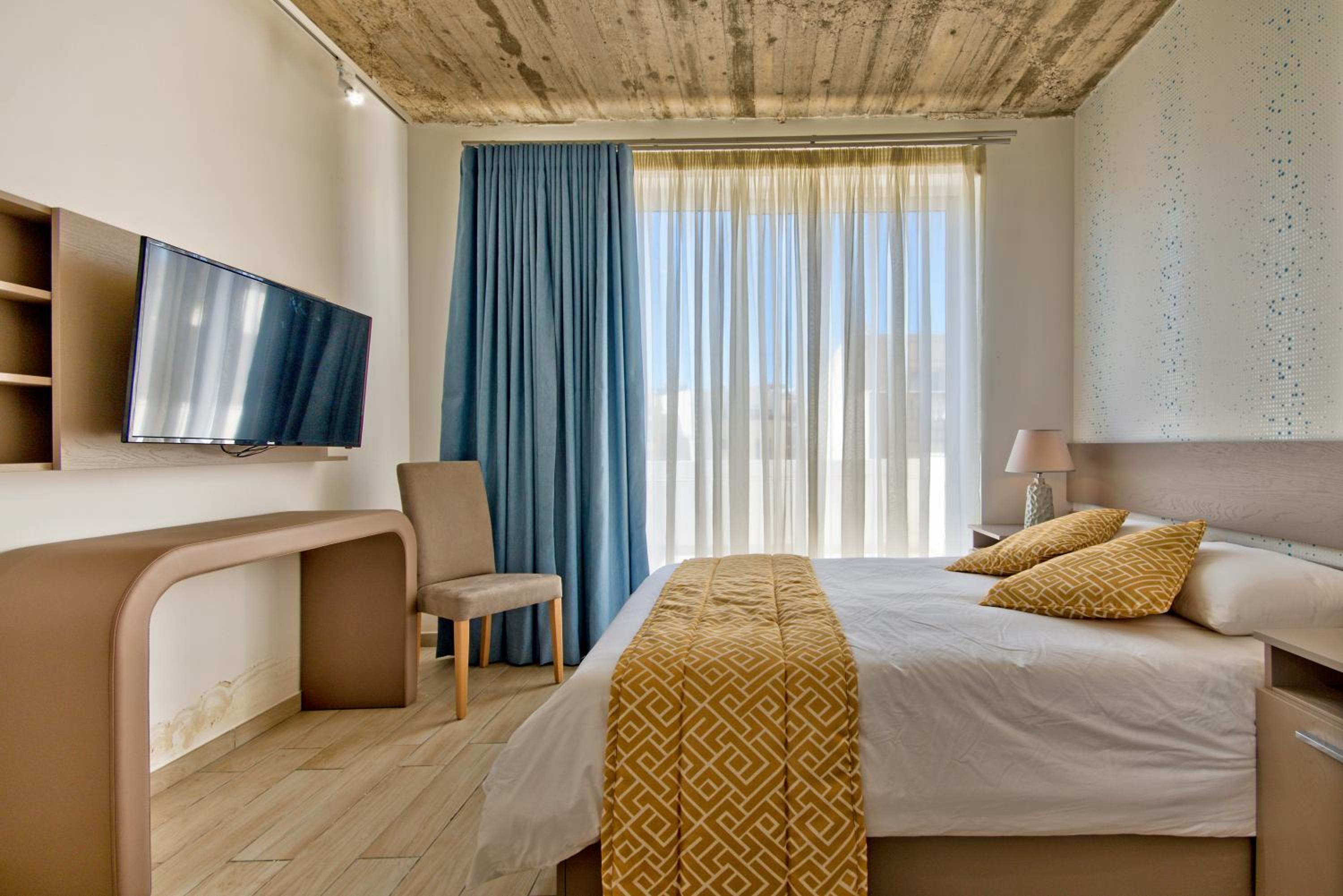 Deluxe Double or Twin Room with Garden View