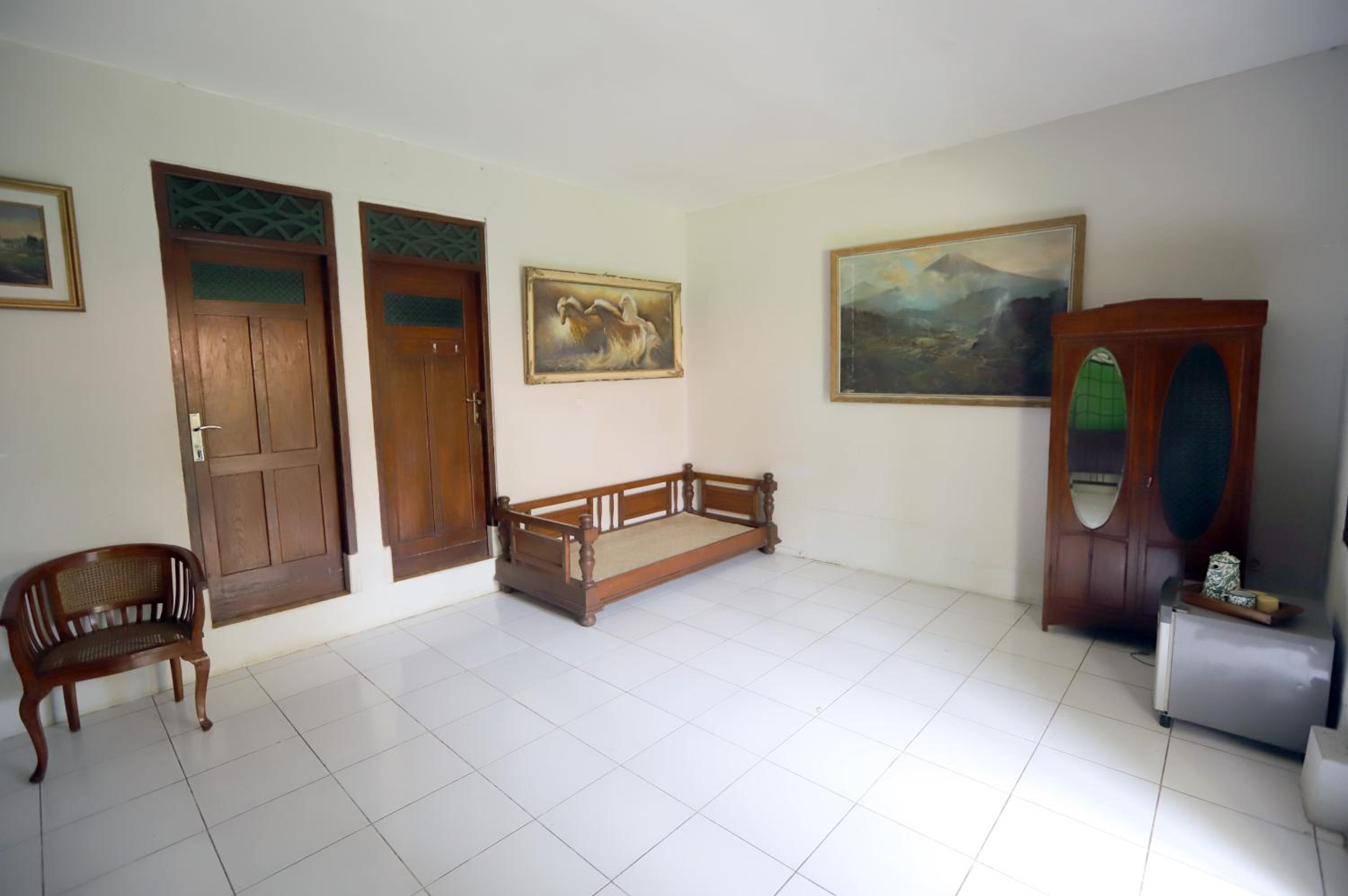 Three-Bedroom Villa photo 2