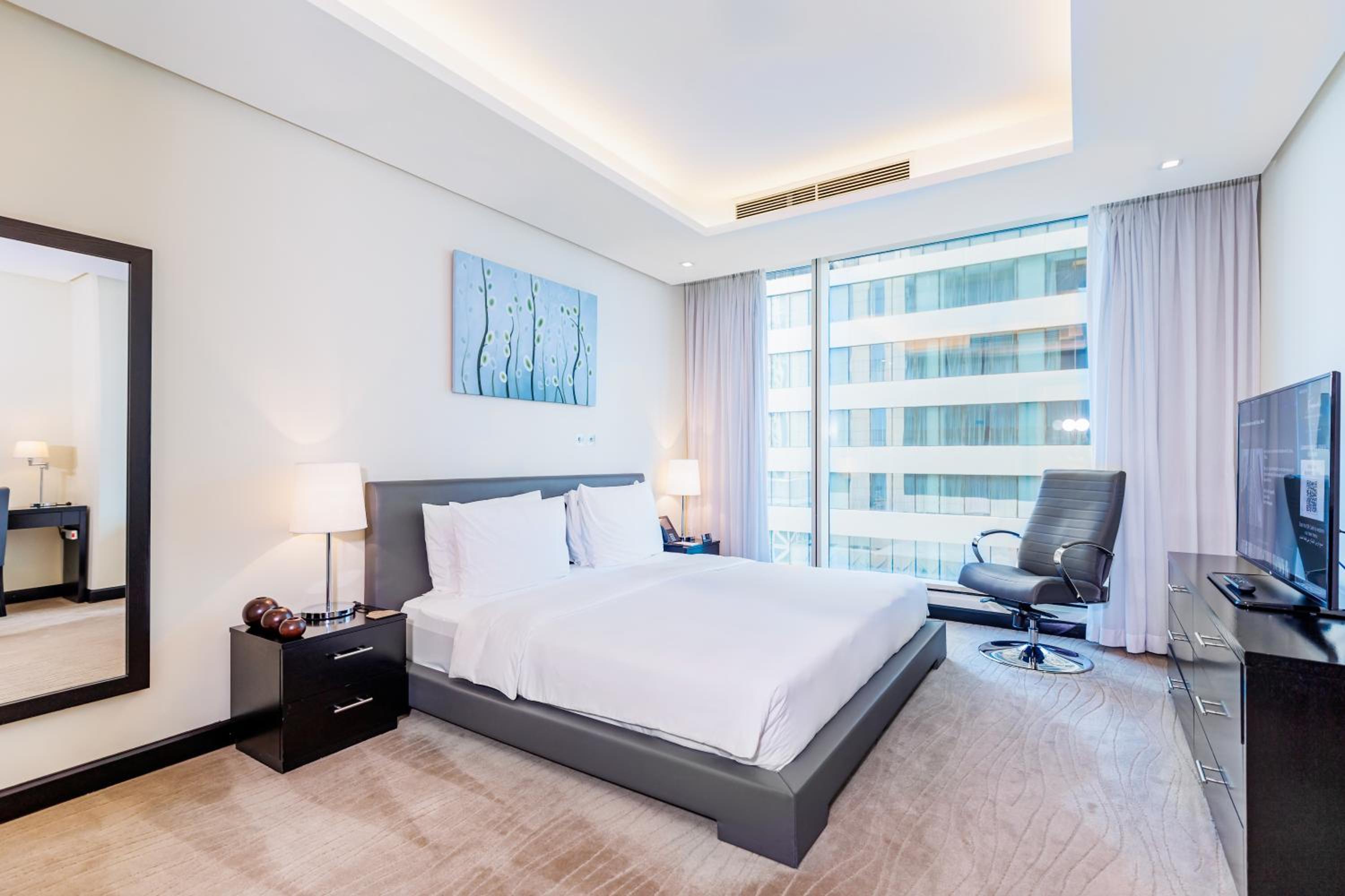 Premier One-Bedroom Suite - Photo 7