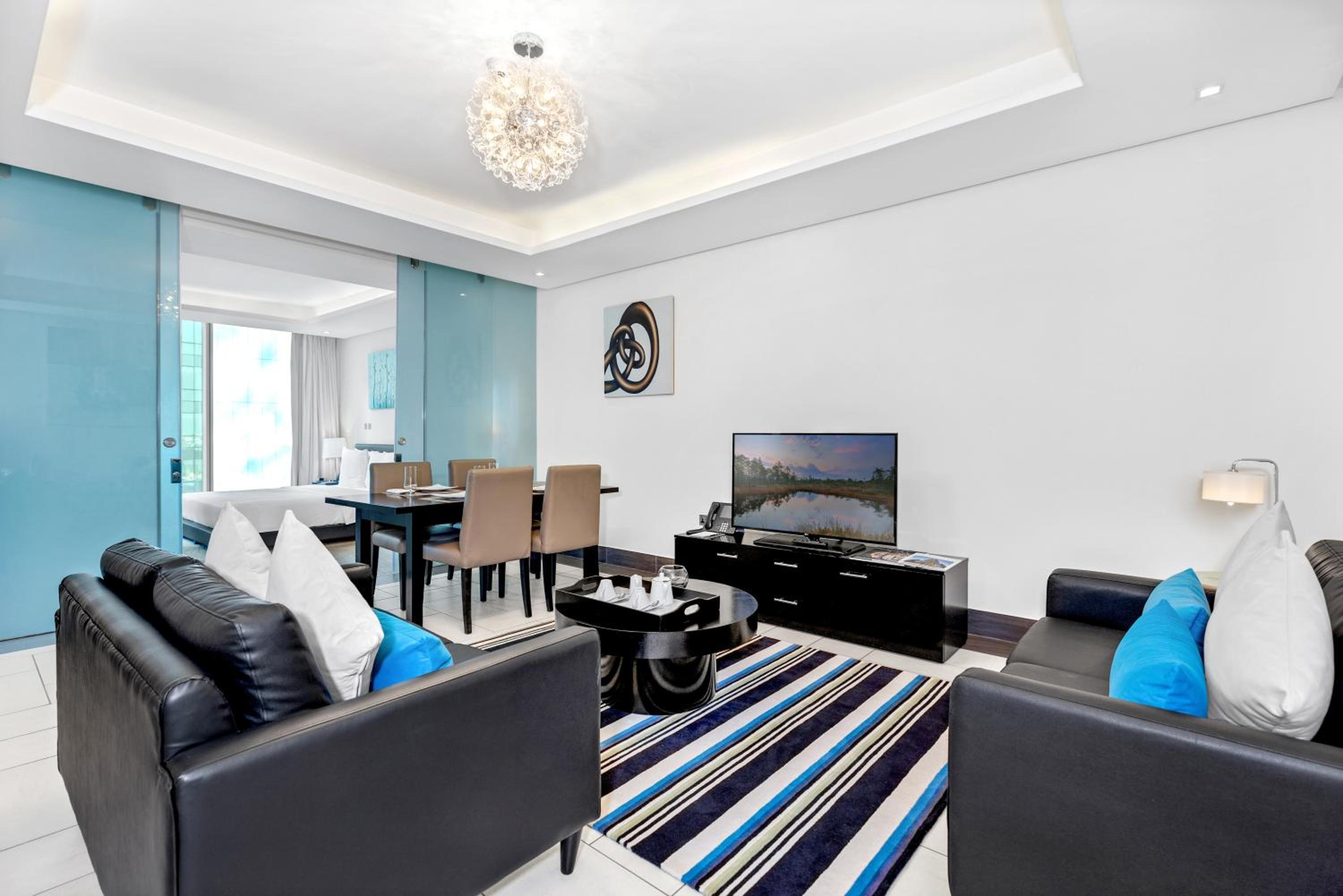 Superior One-Bedroom Suite - Photo 13