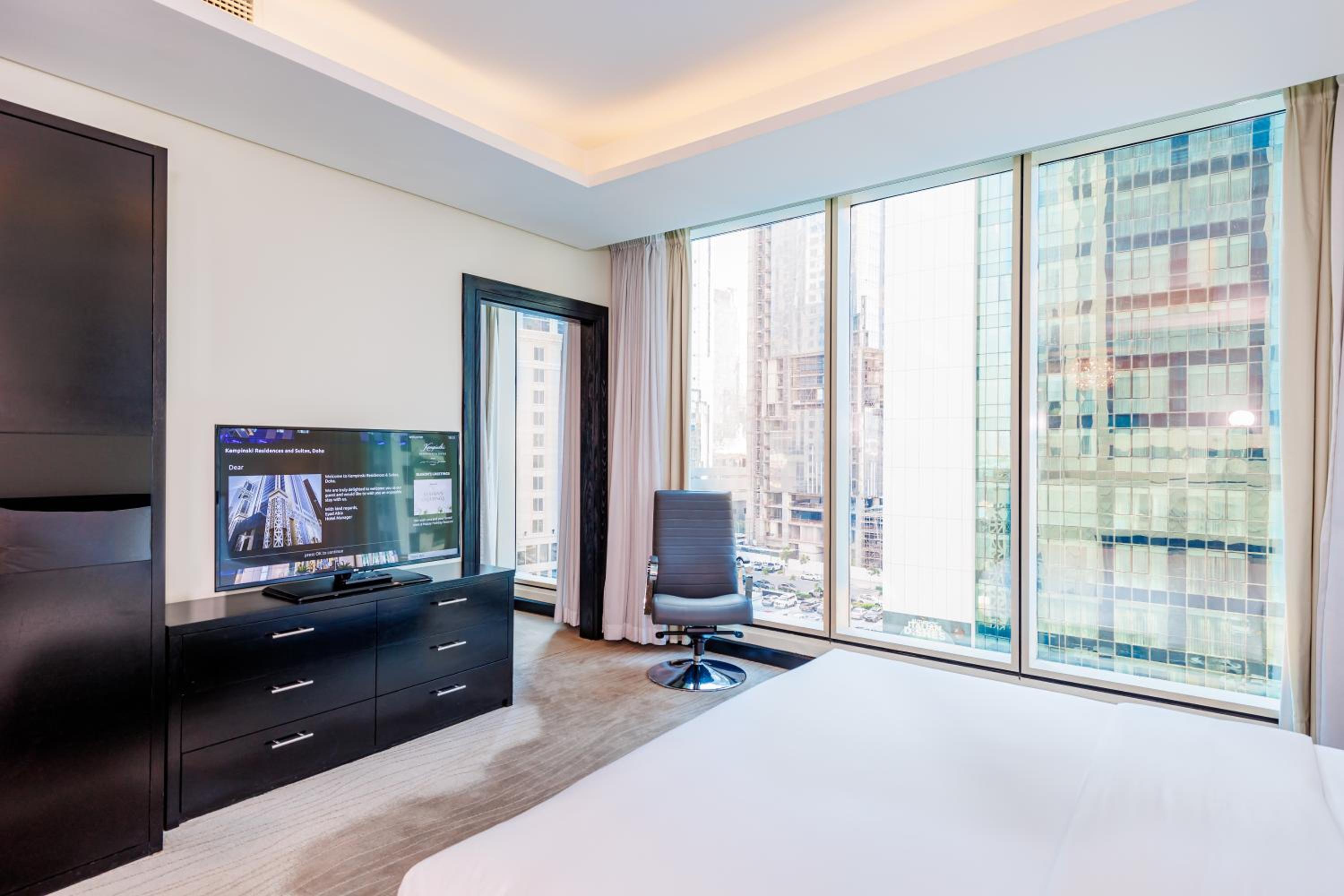 Superior One-Bedroom Suite - Photo 8