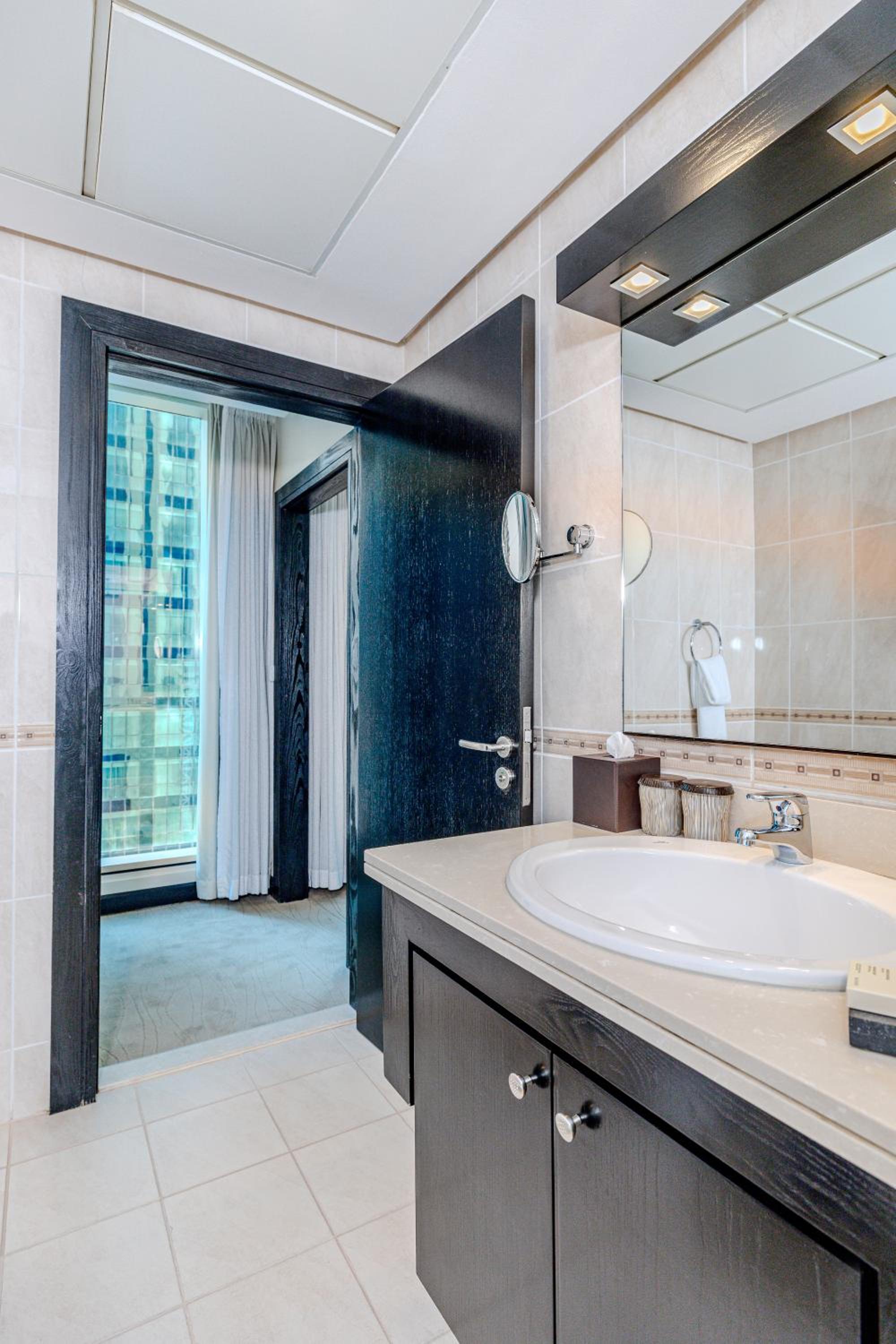 Superior One-Bedroom Suite - Photo 7