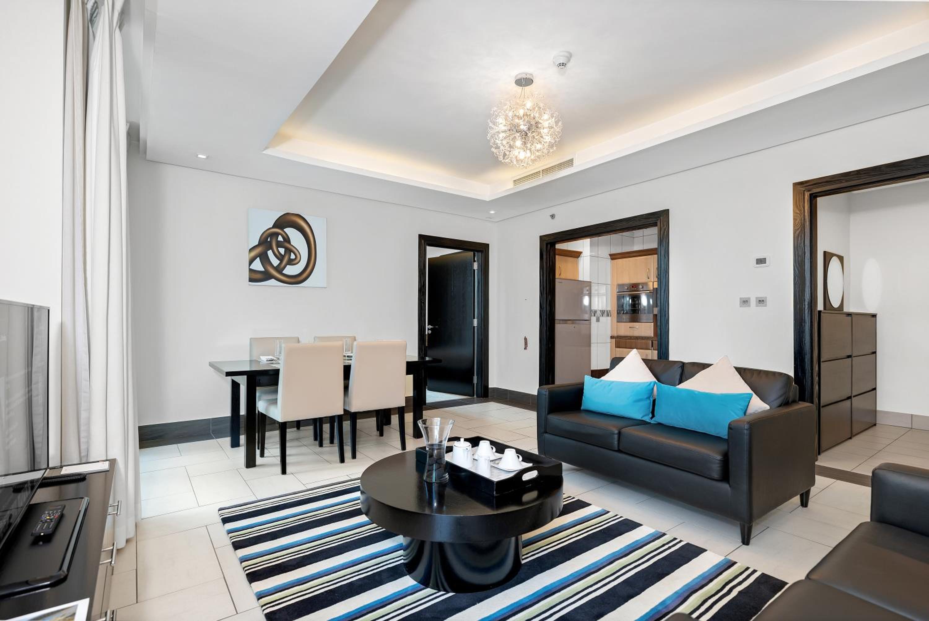 Superior One-Bedroom Suite - Photo 3