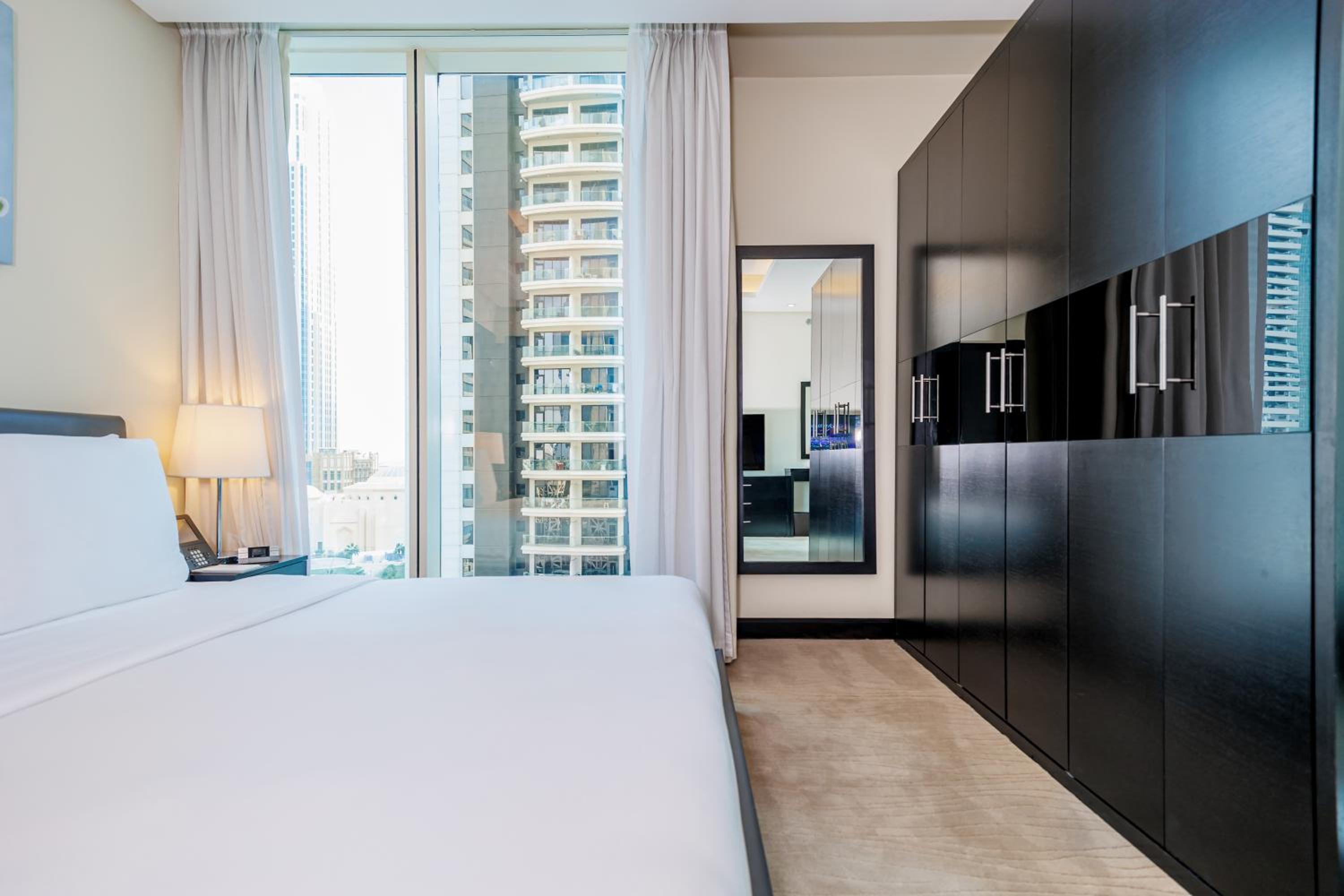 Deluxe One-Bedroom Suite - Photo 1
