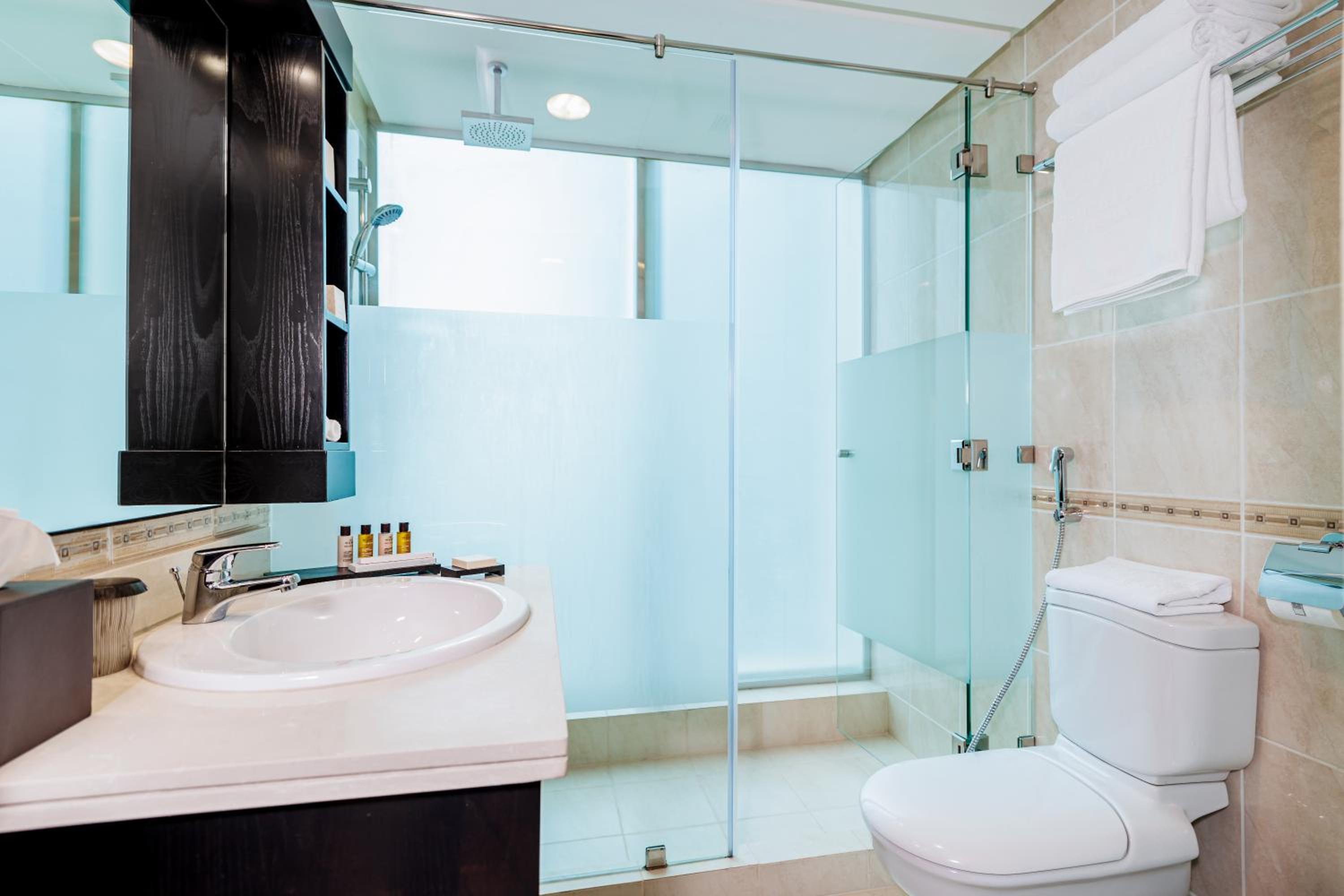 Superior One-Bedroom Suite - Photo 19