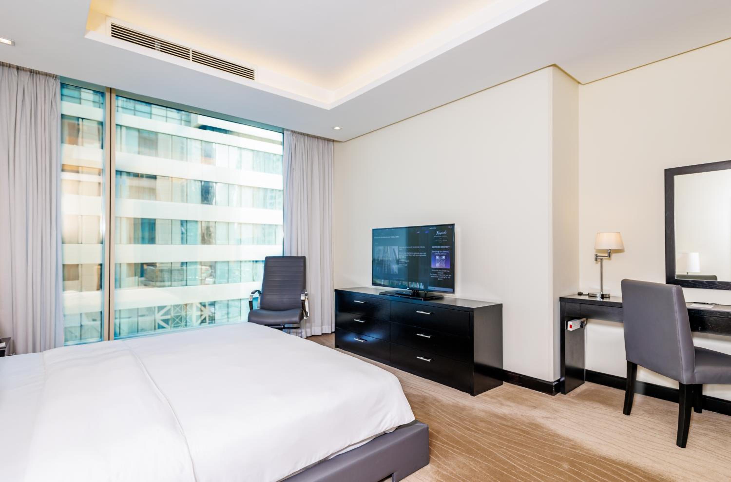 Premier One-Bedroom Suite - Photo 9