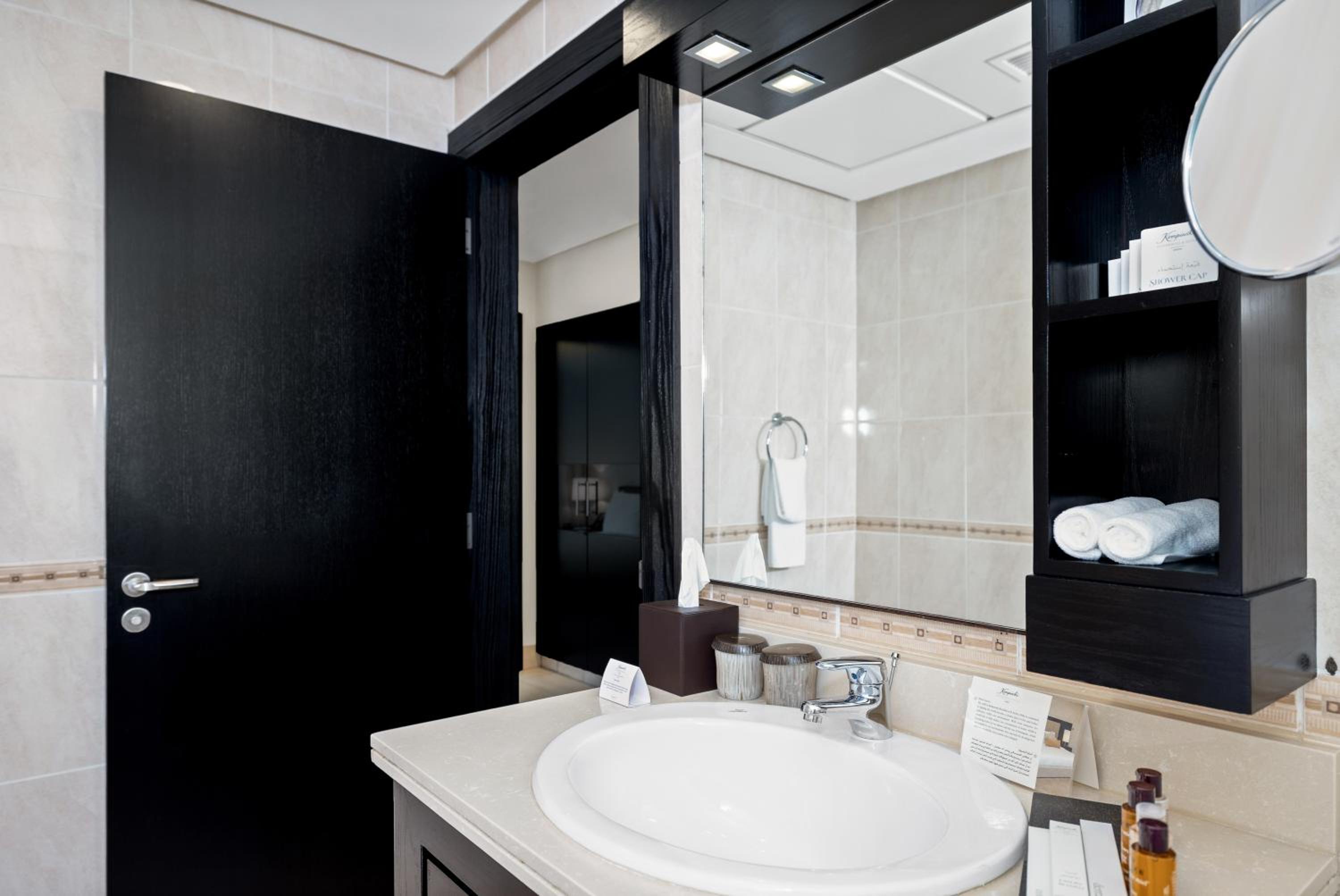 Premier One-Bedroom Suite - Photo 3