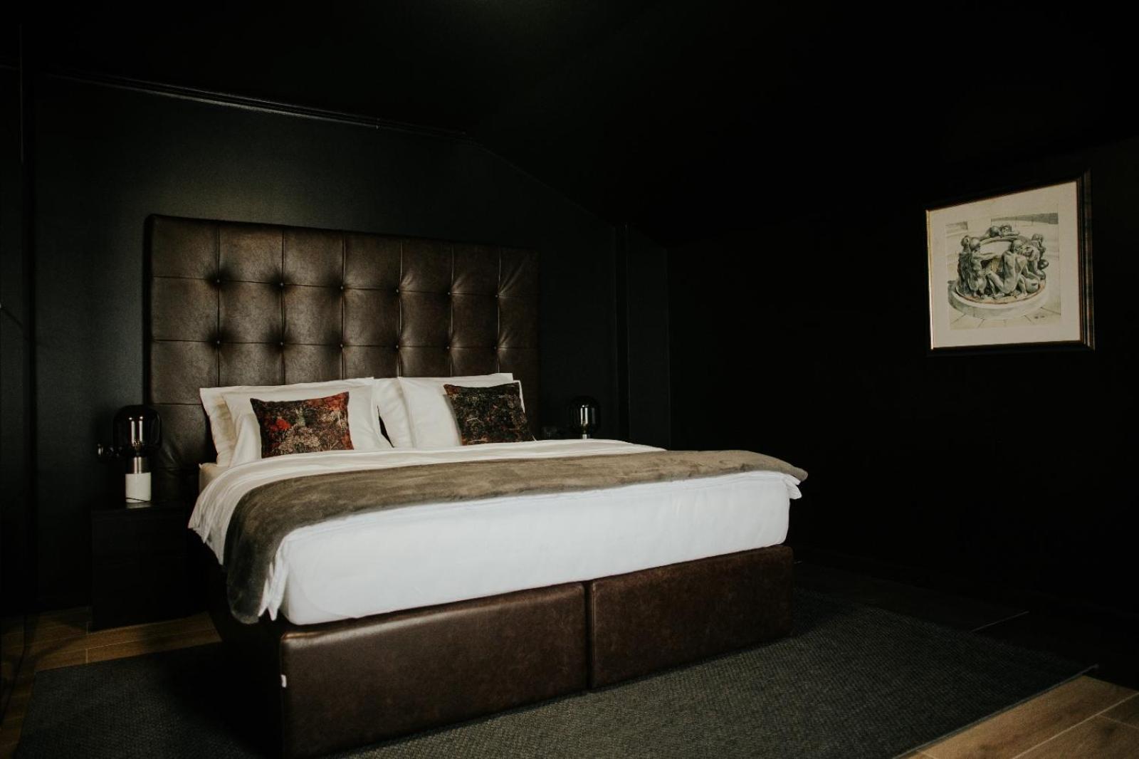 Deluxe Double Room with Bath photo 3