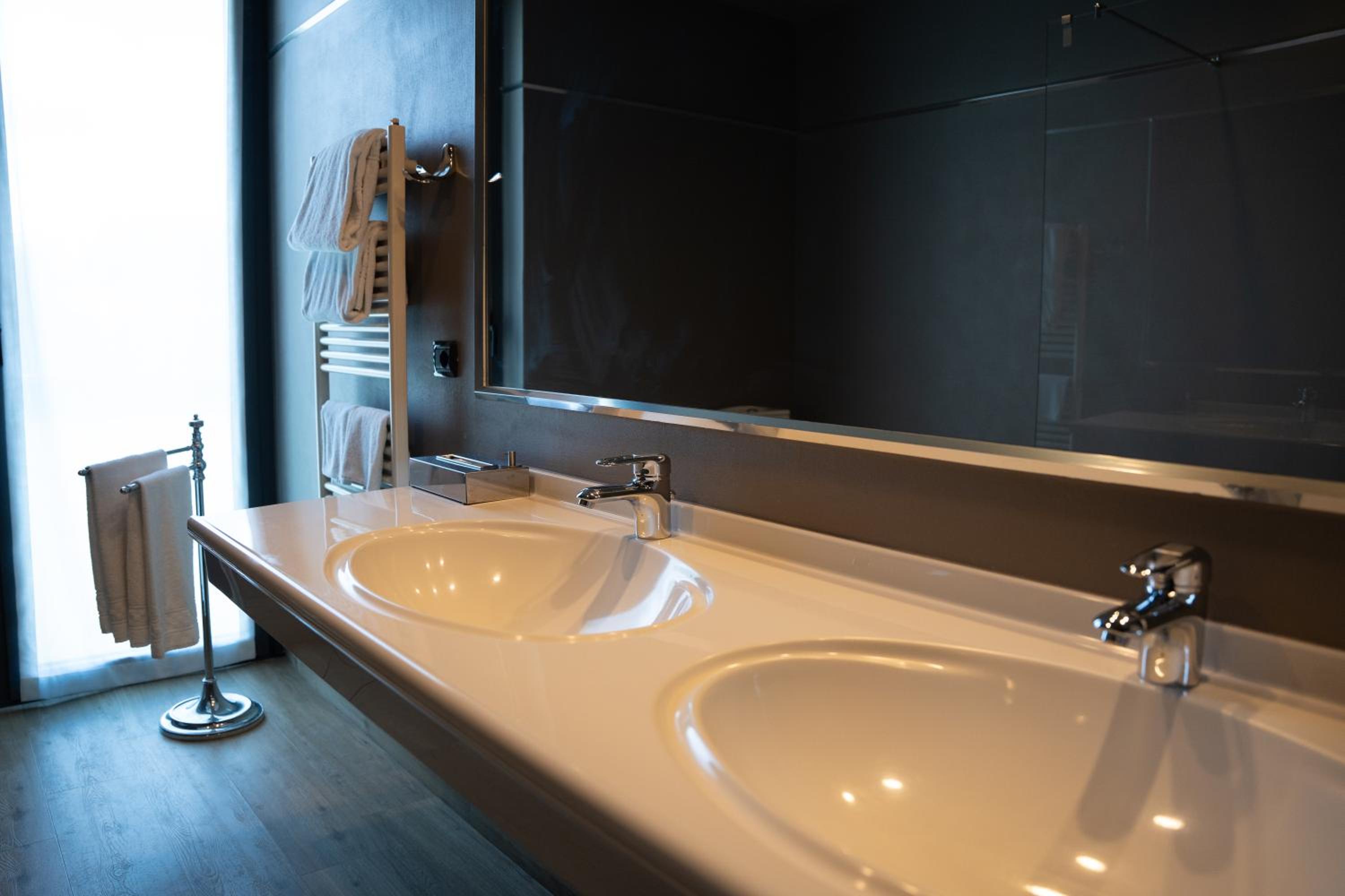 Suite (2 Adults) photo 3