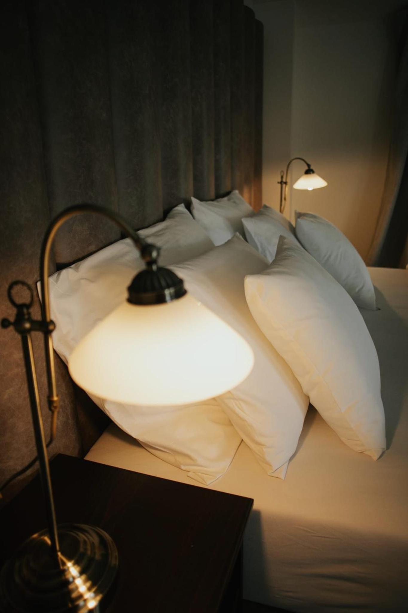 Deluxe Double Room with Bath photo 3
