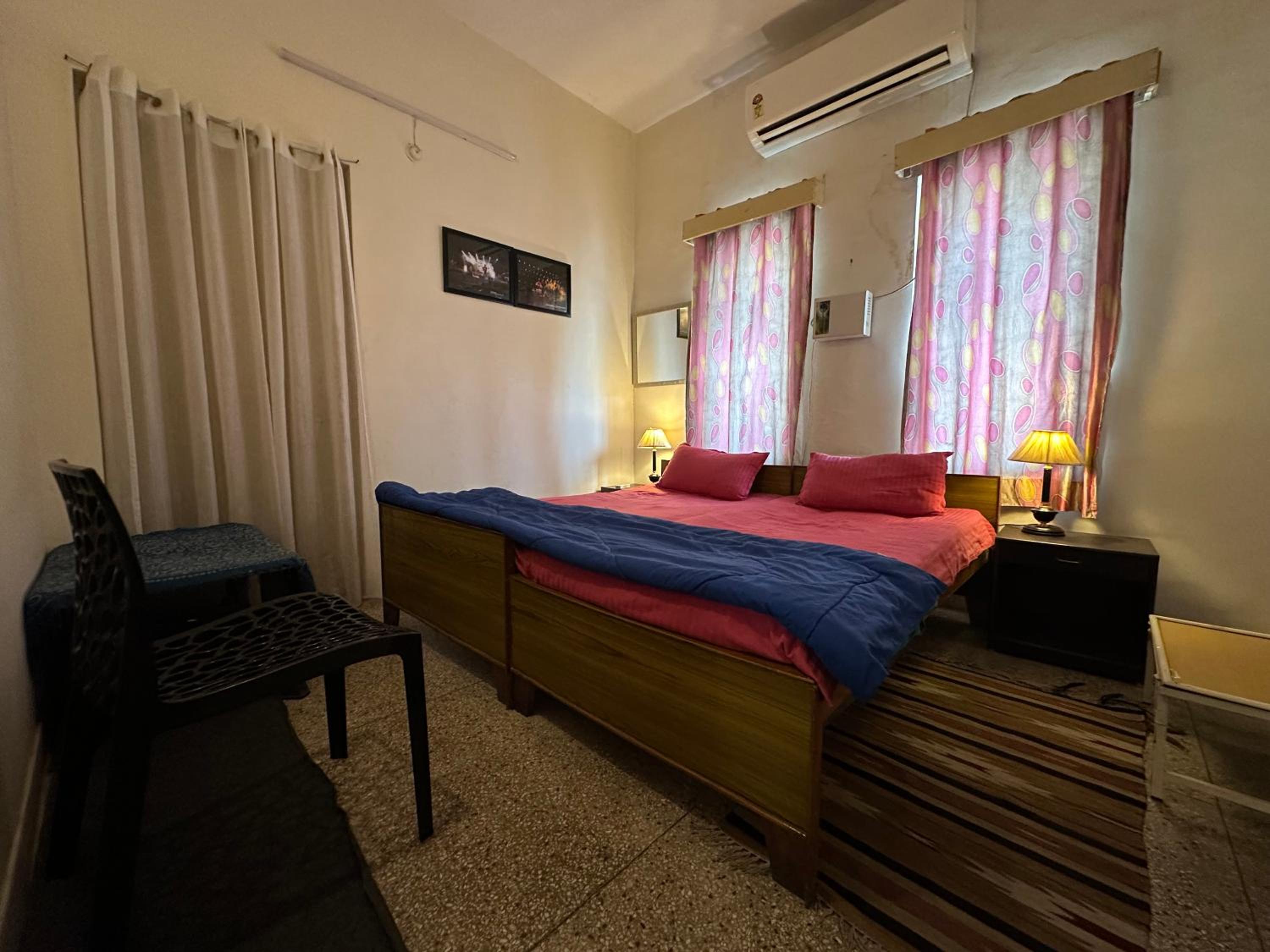 Twin Room With Private External Bathroom photo 3