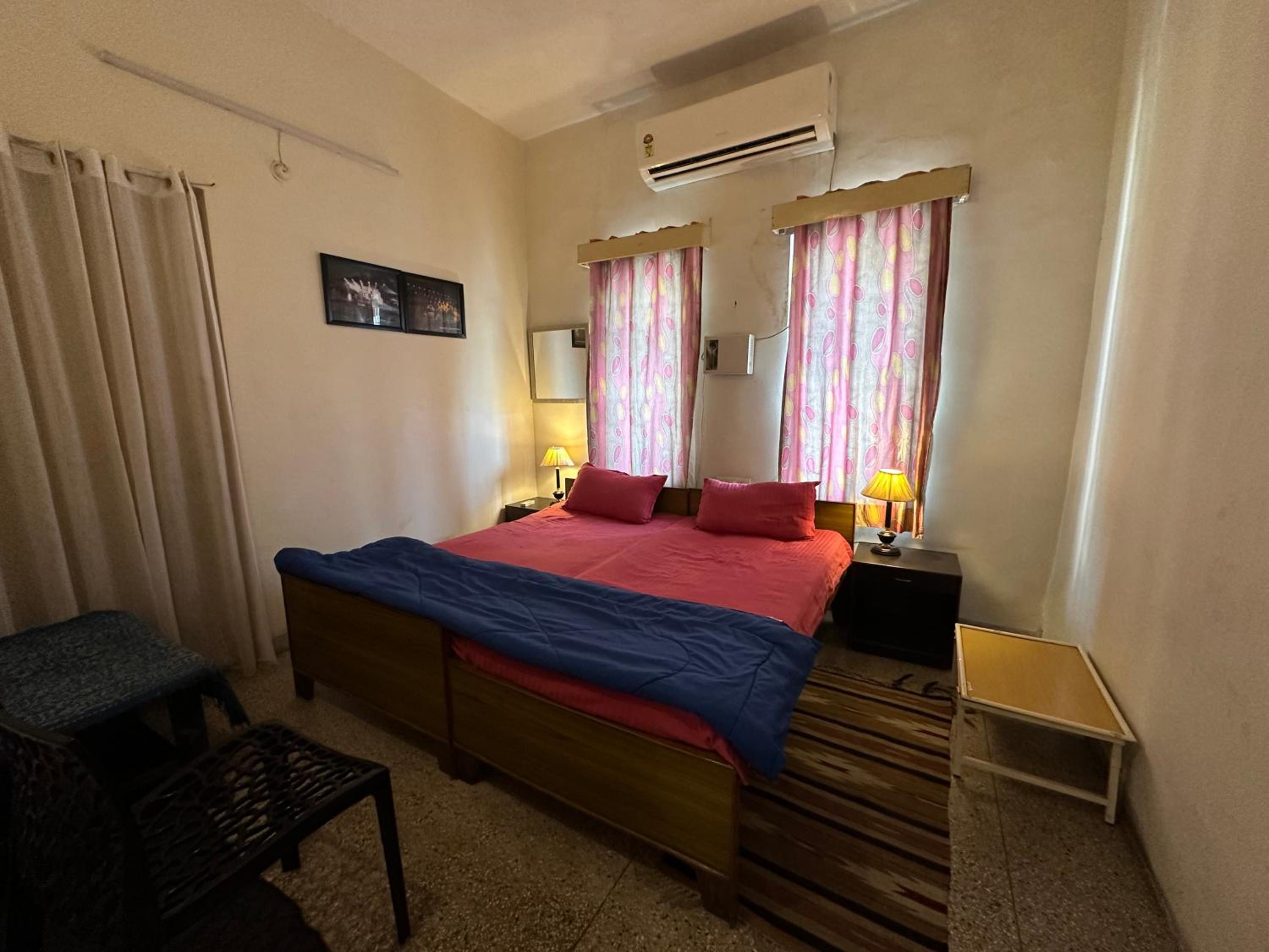 Twin Room With Private External Bathroom photo 1