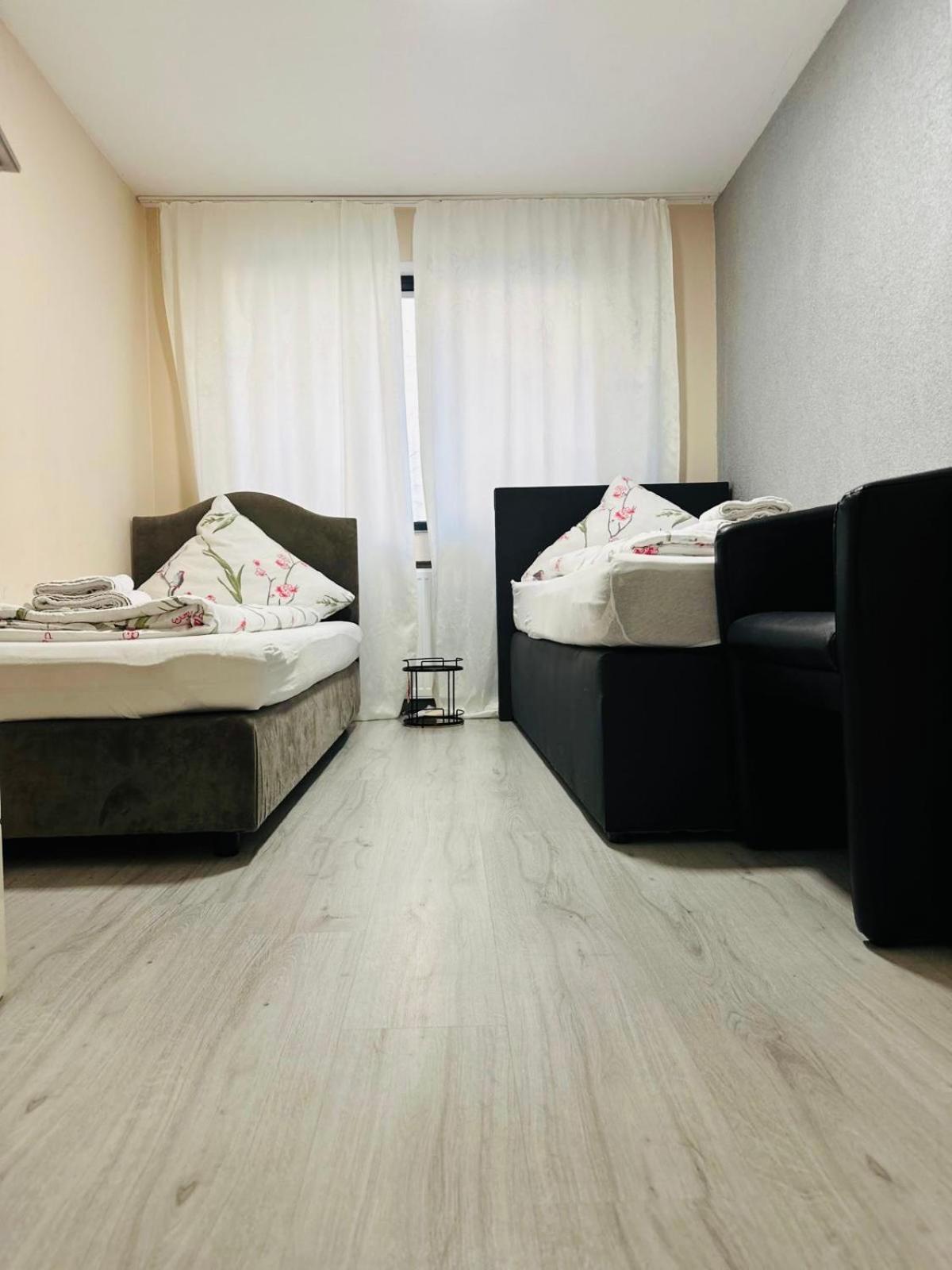 Standard Double Room with Shared Bathroom photo 1