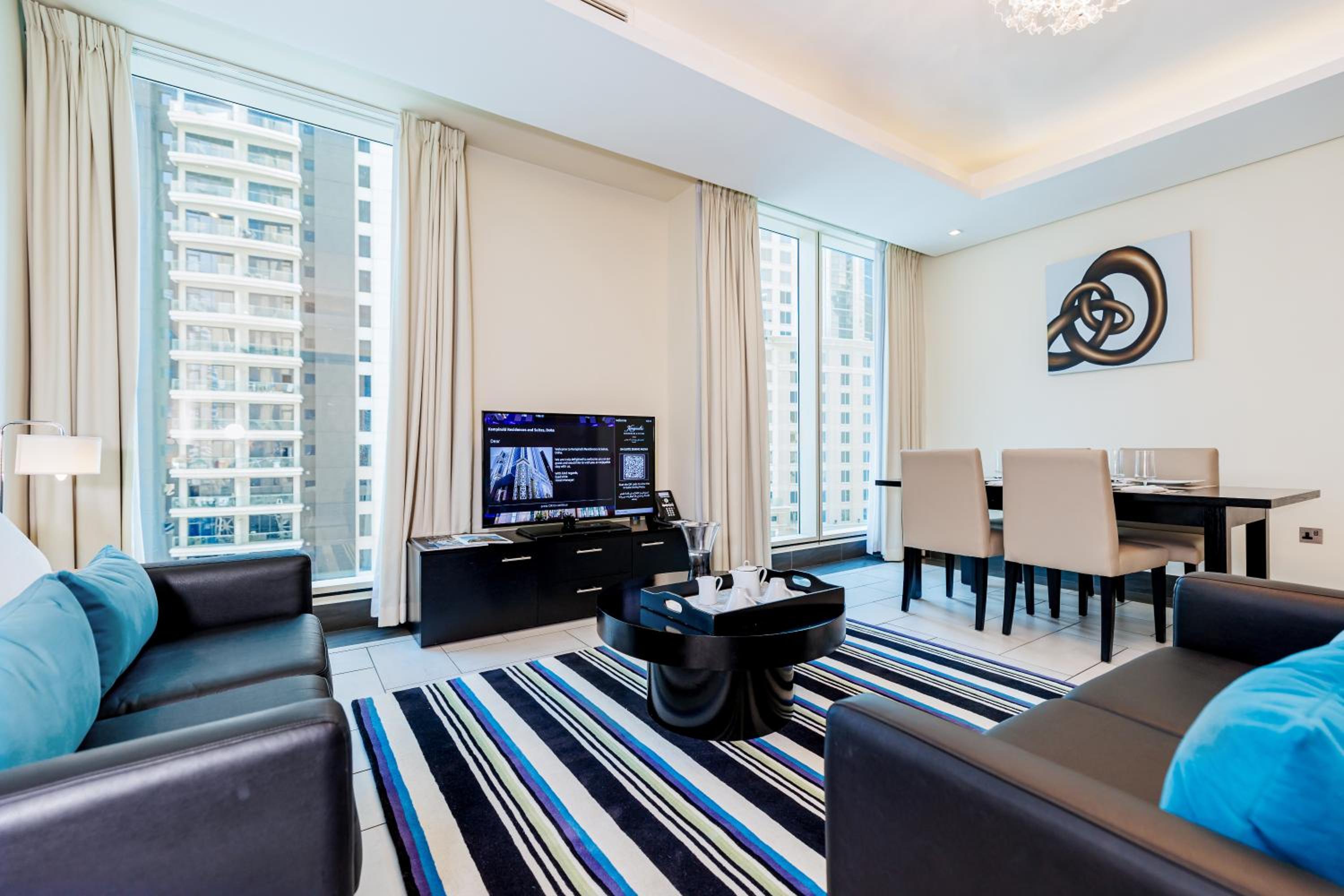 Deluxe One-Bedroom Suite - Photo 10