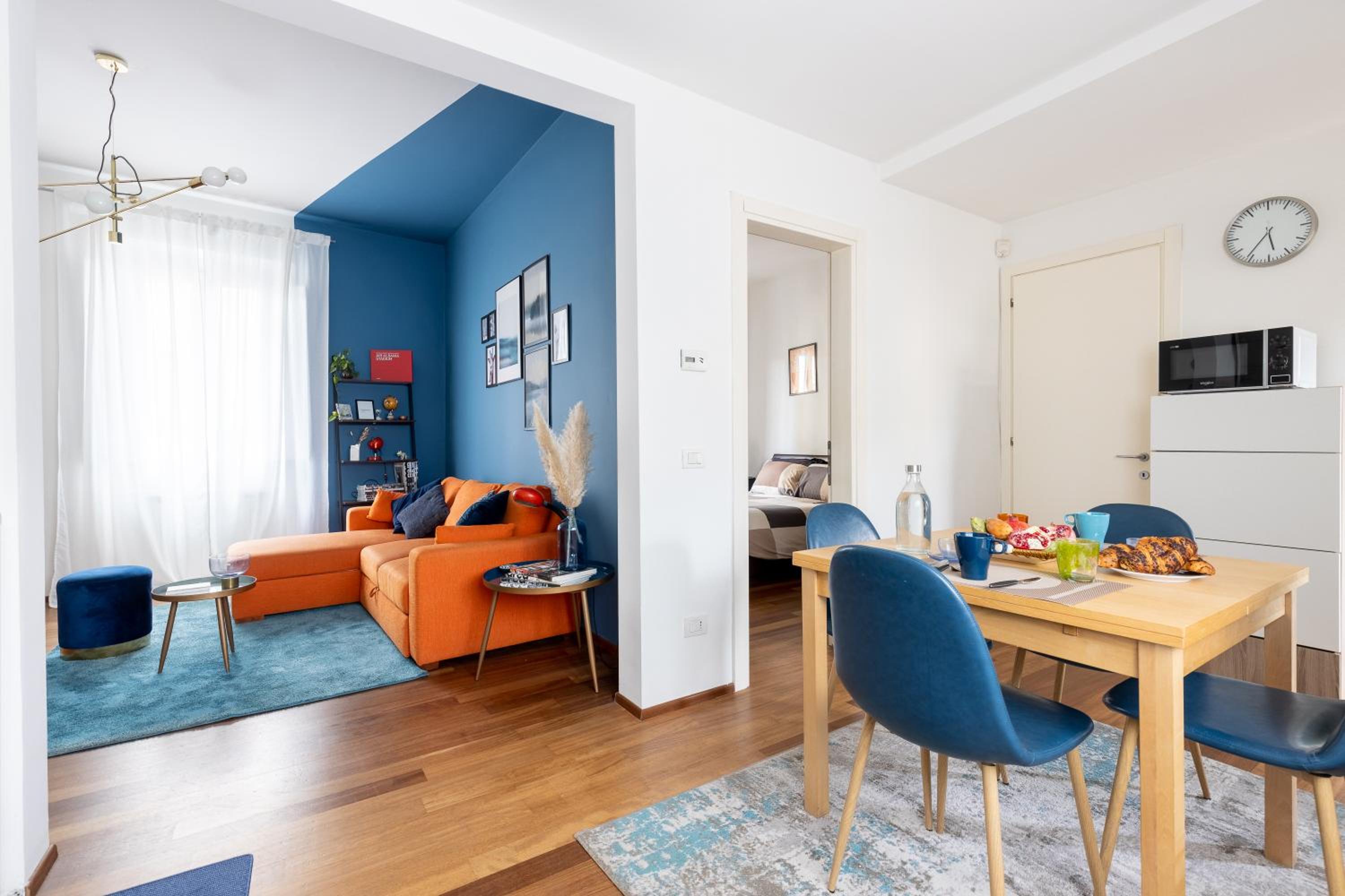 One-Bedroom Apartment photo 2