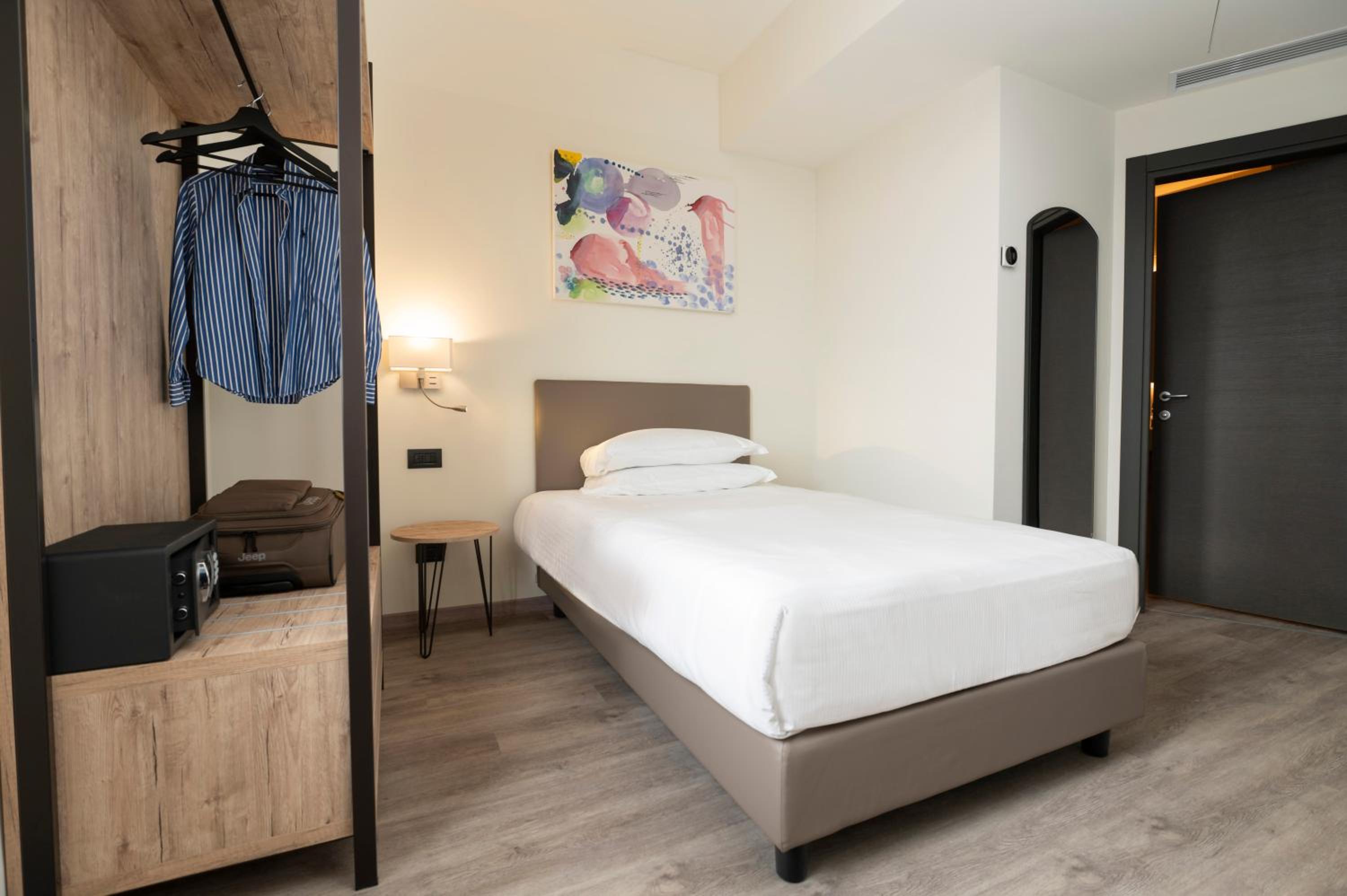 Single Room photo 1