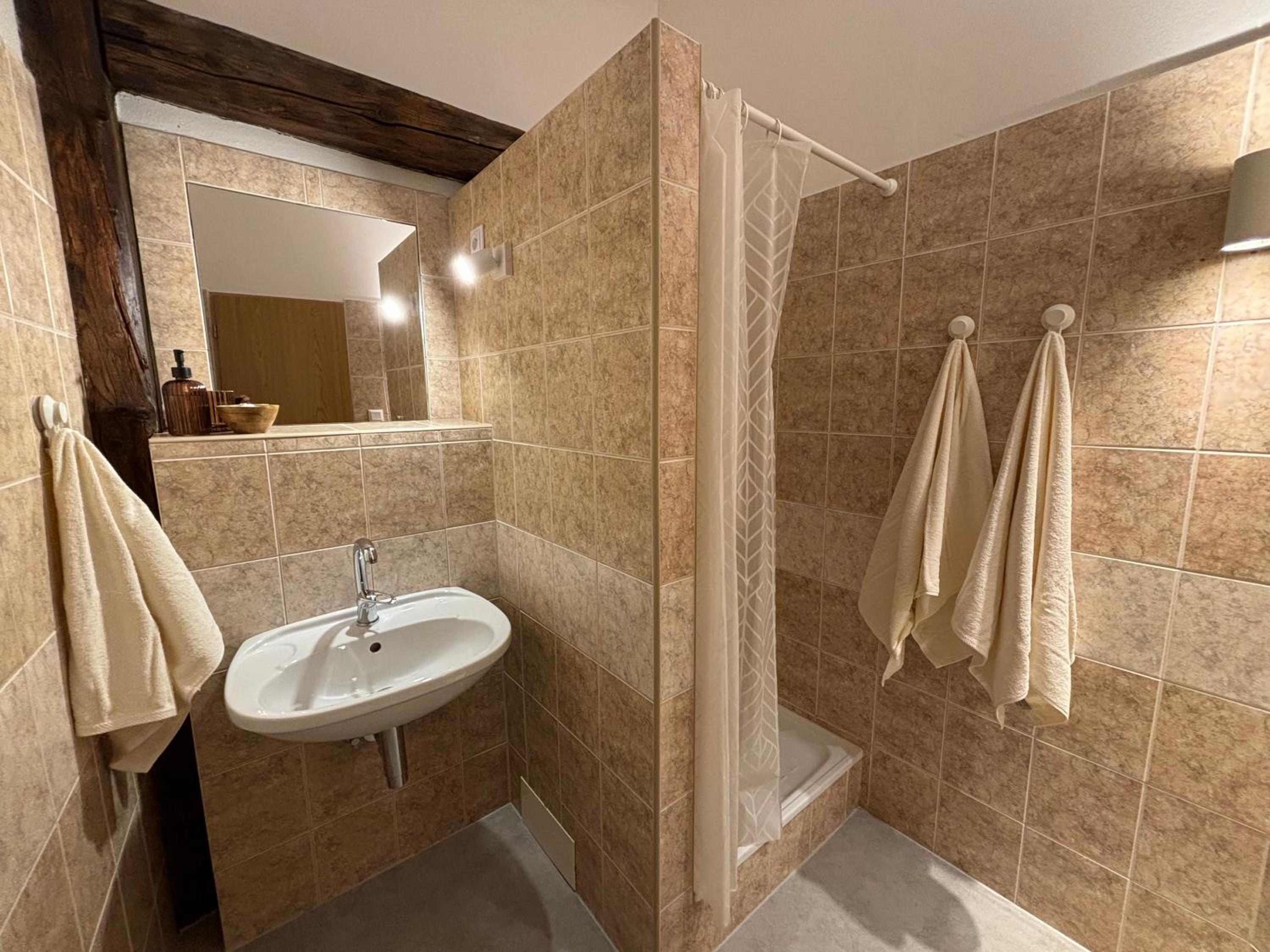 Studio Apartment with One Double Bed photo 2